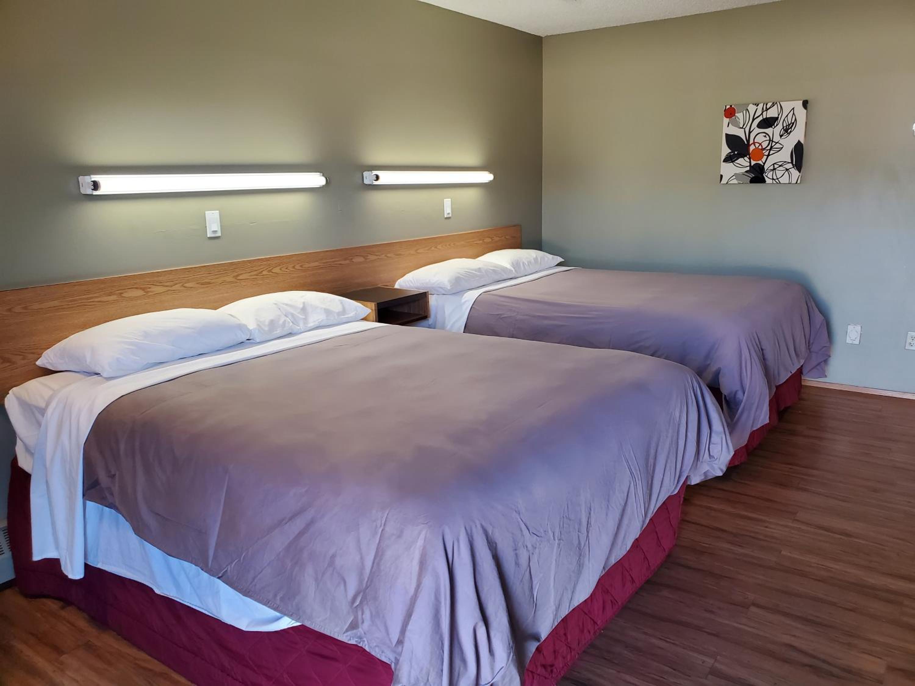 Standard Queen Room
