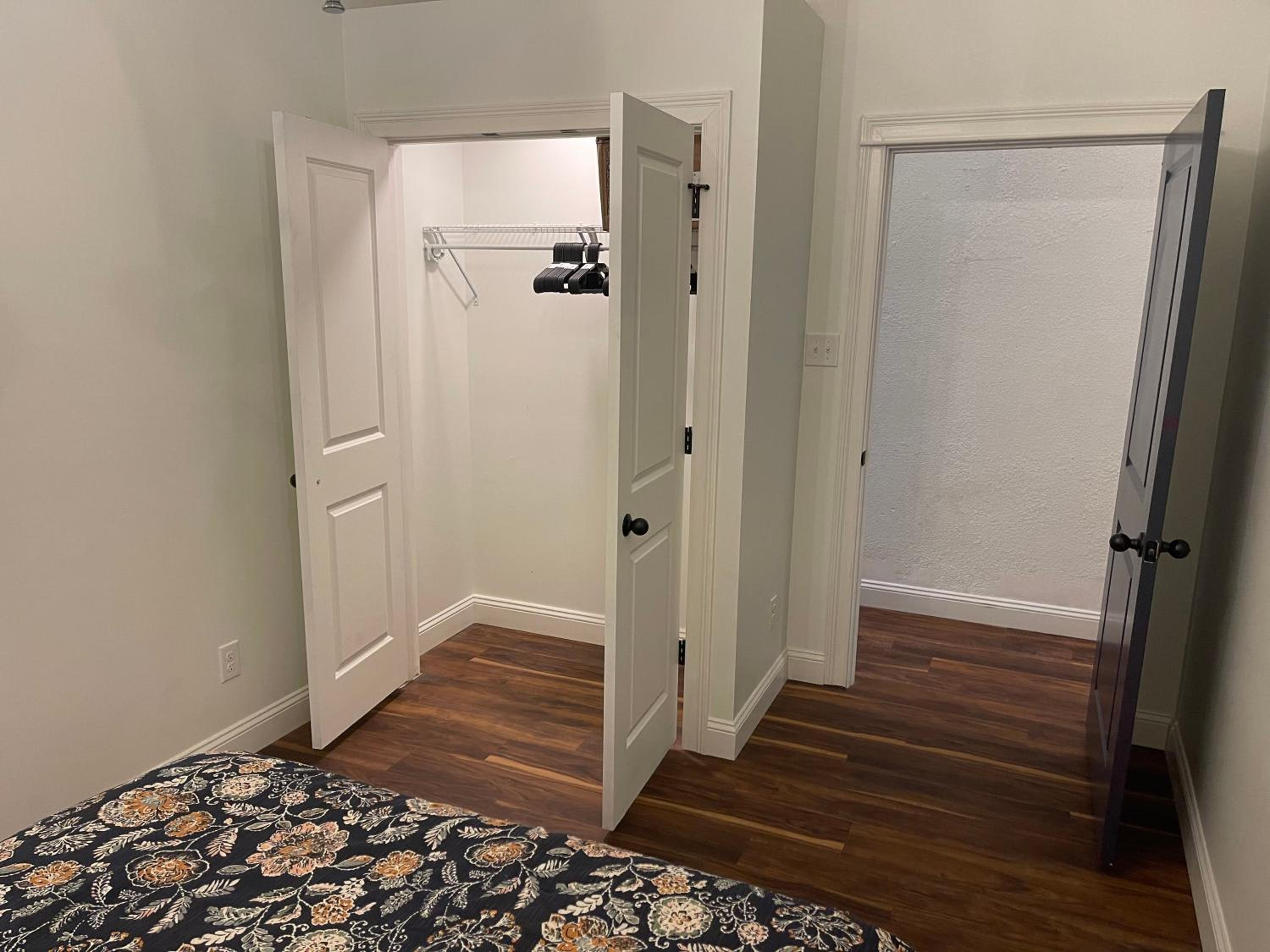 Three-Bedroom Apartment - Photo 19