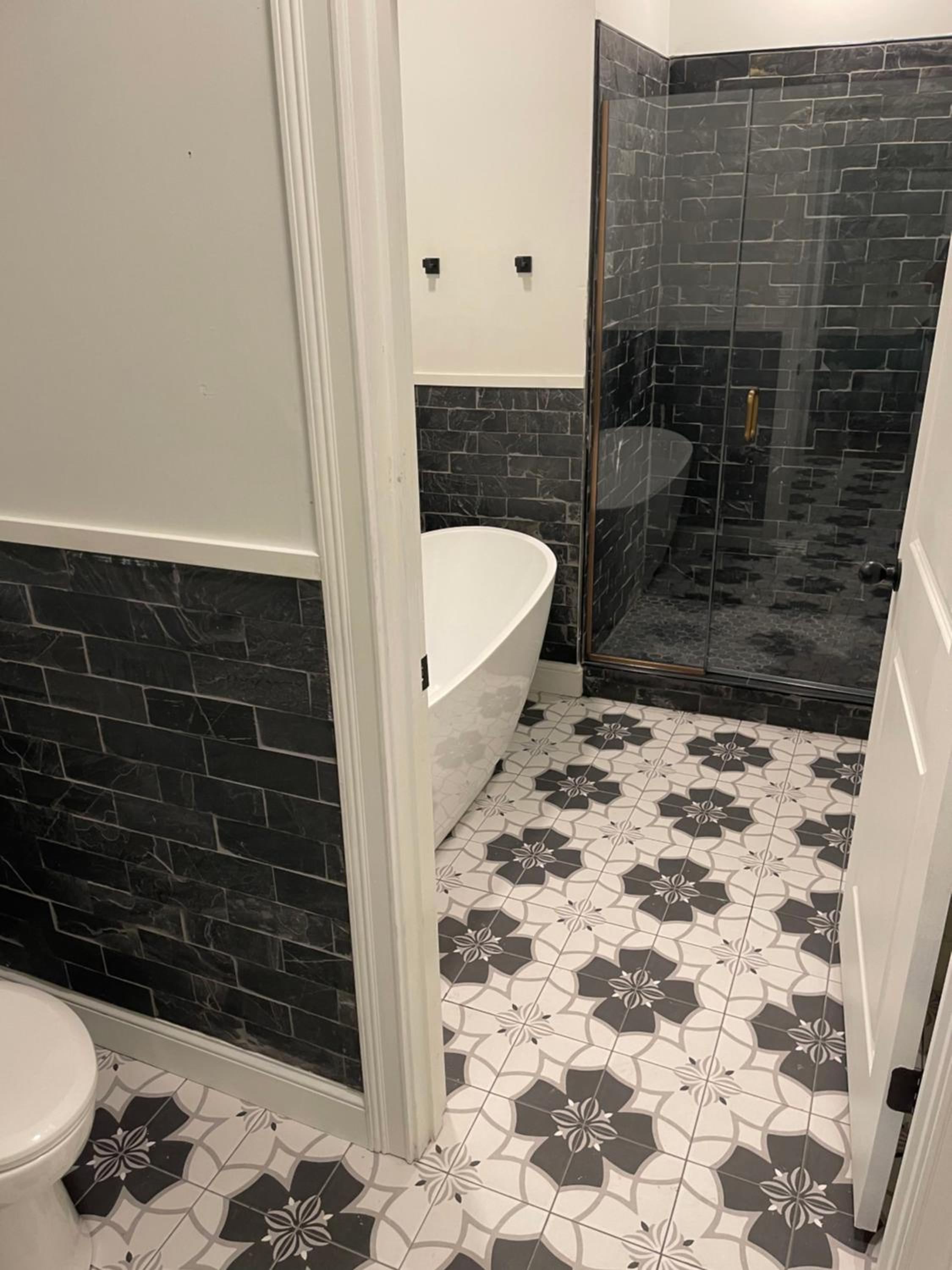 Three-Bedroom Apartment - Photo 34