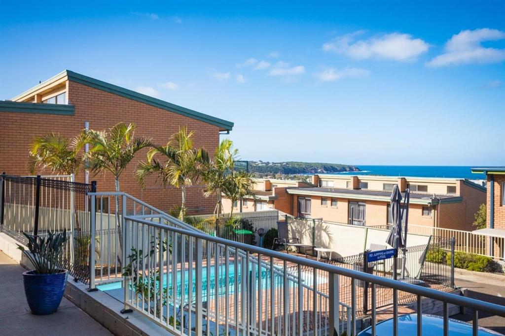 Apartment with Balcony photo 2