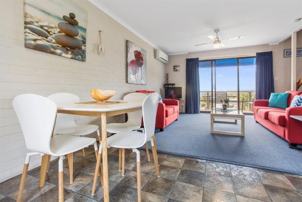 Apartment with Terrace photo 2