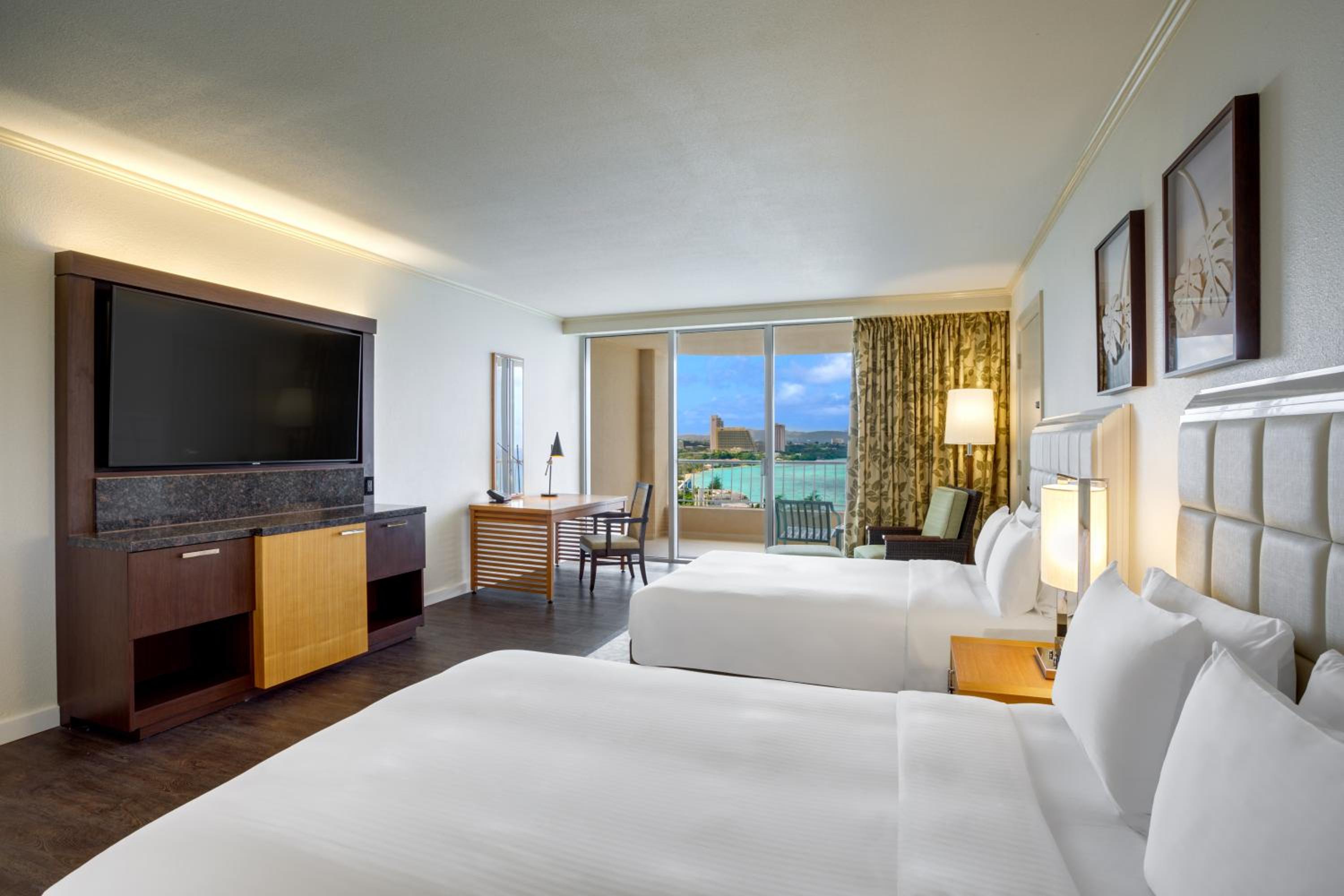 Deluxe Family Oceanfront Double Room - Photo 1