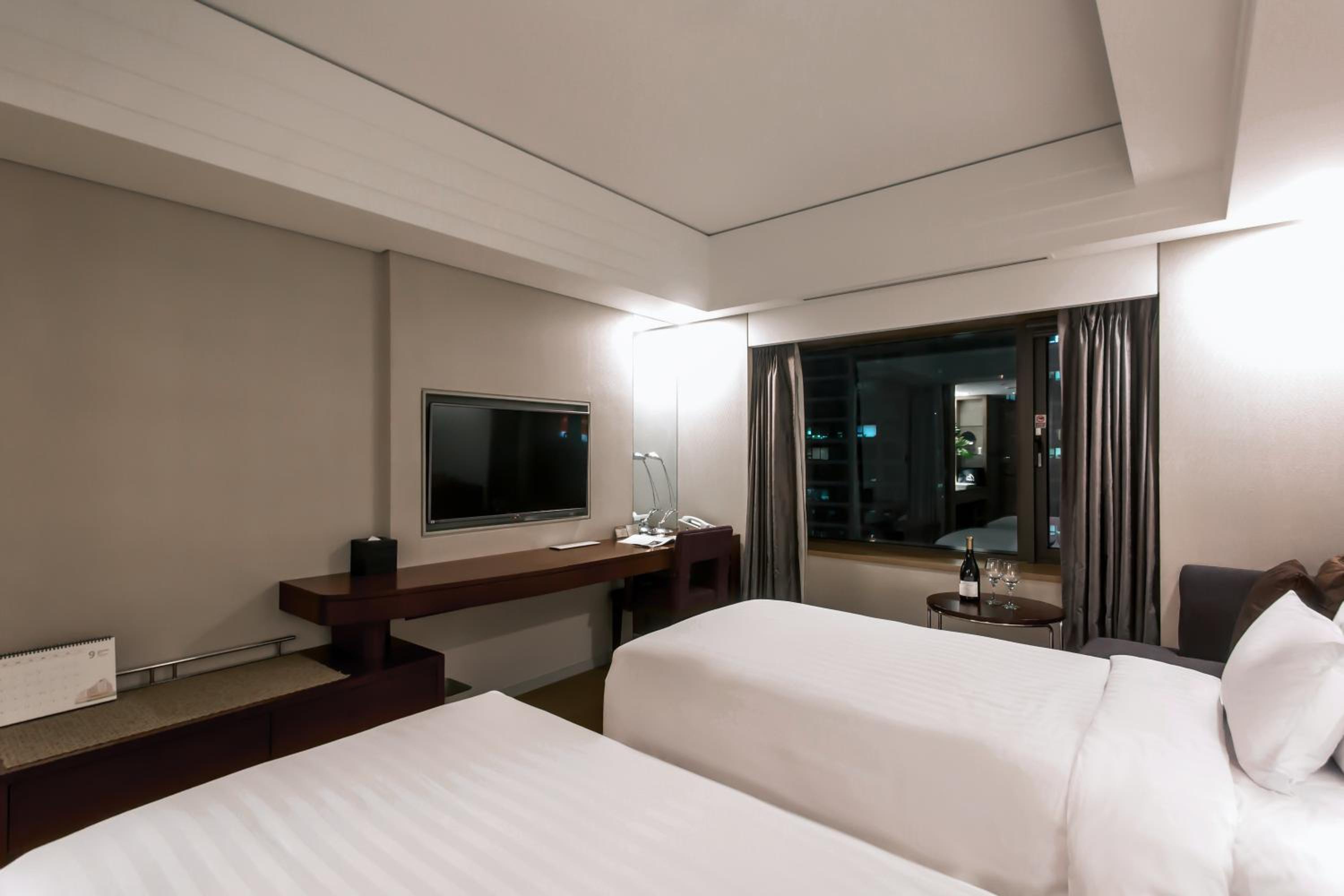 Superior Twin Room - Photo 6