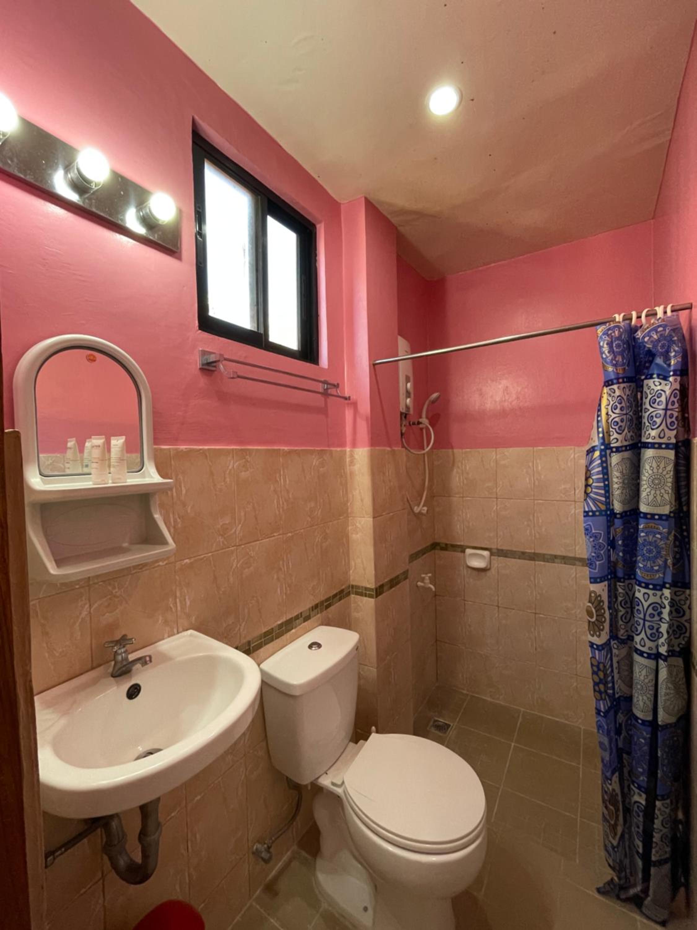 Deluxe Double Room with Balcony and Sea View - Photo 4