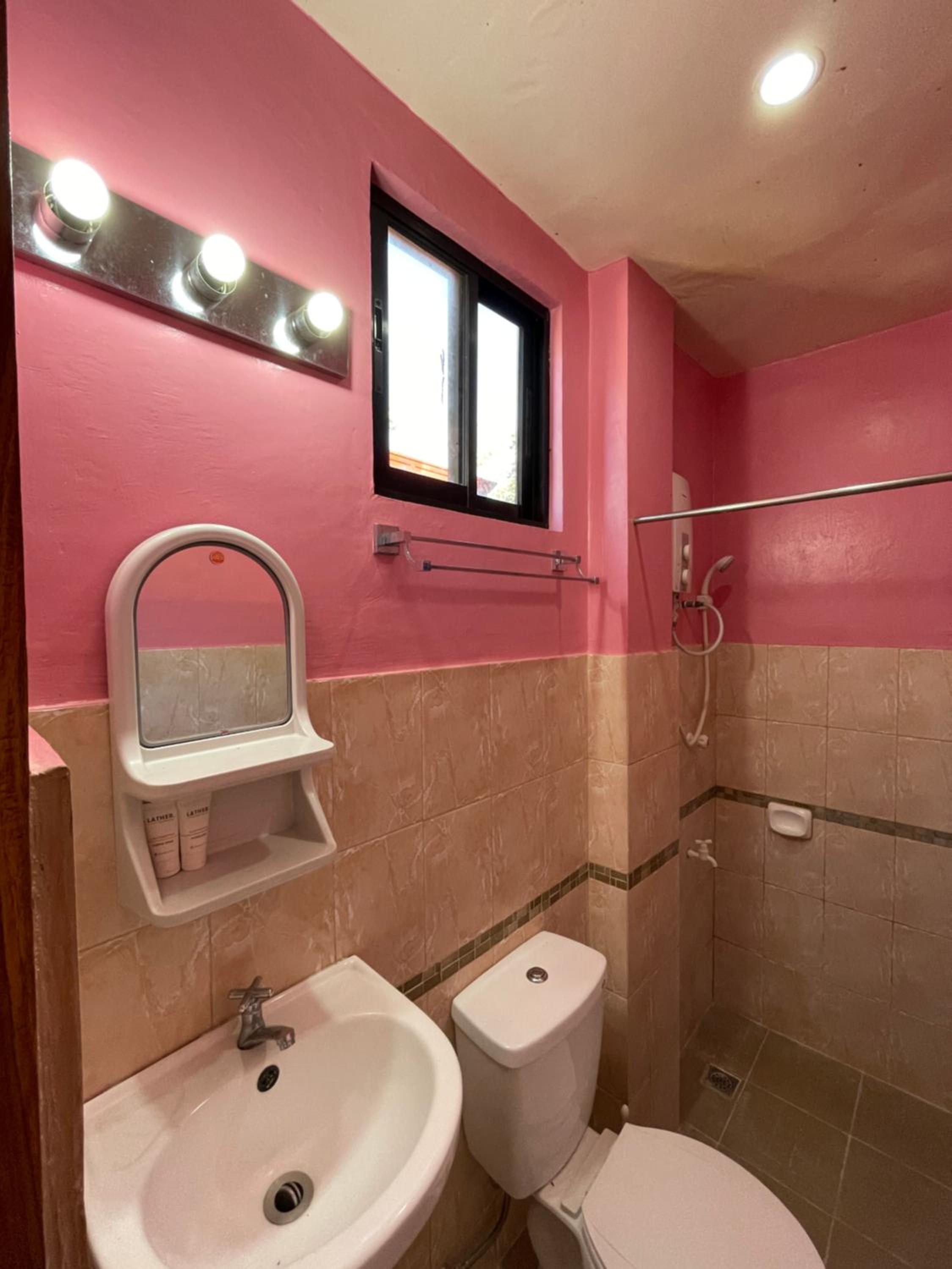Deluxe Double Room with Balcony and Sea View - Photo 3