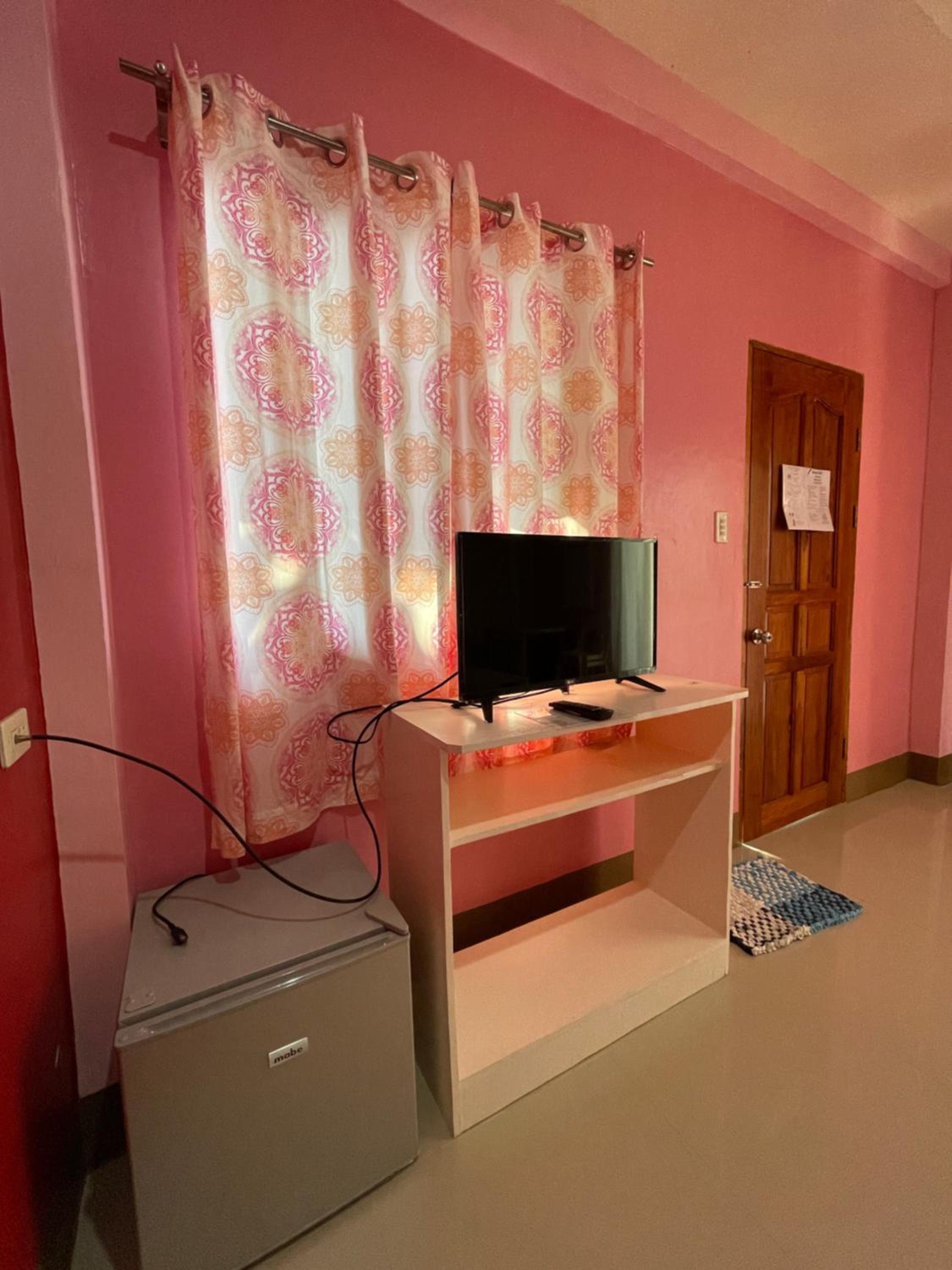 Deluxe Double Room with Balcony and Sea View - Photo 11