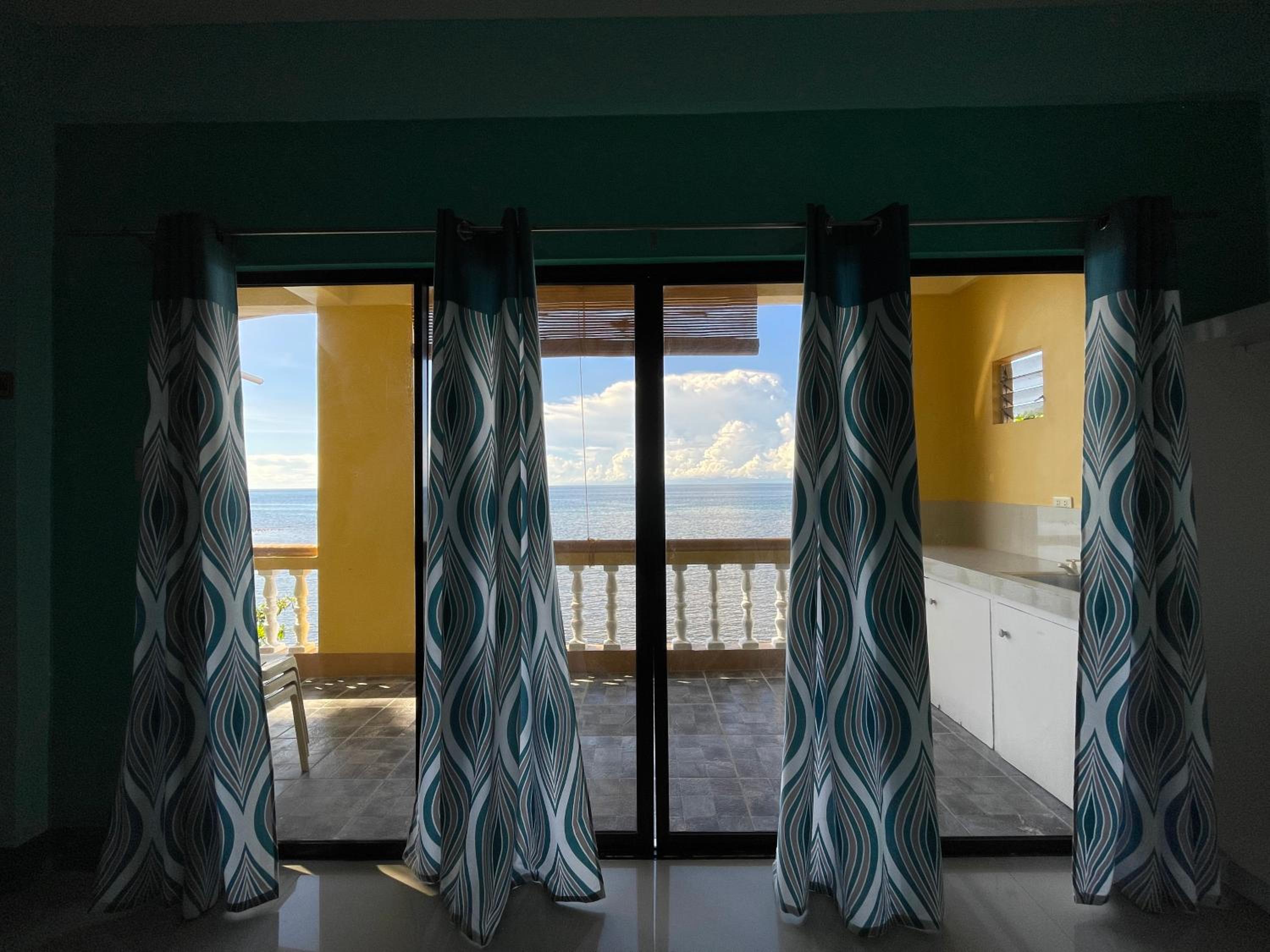 Family Room with Sea View - Photo 11