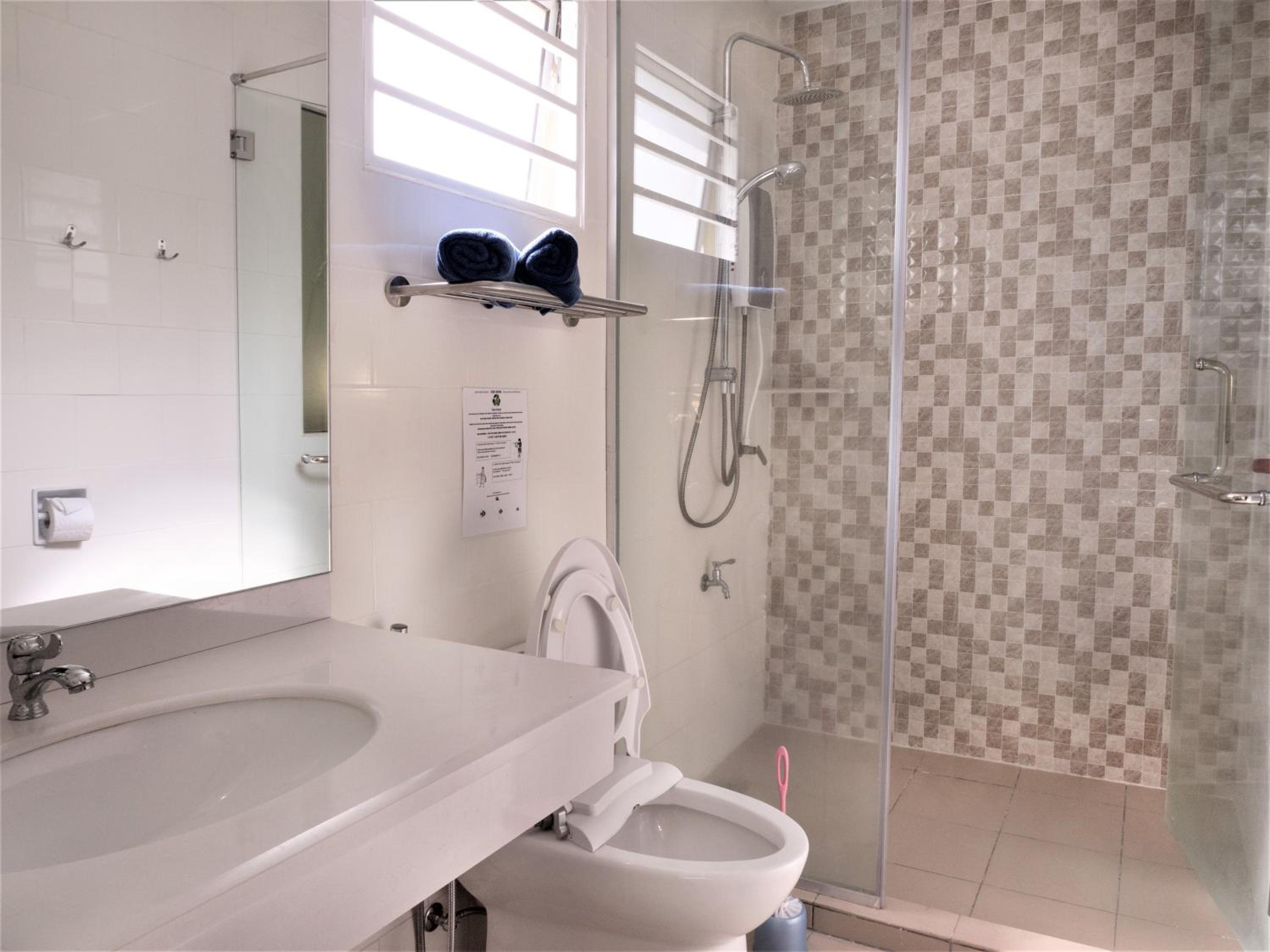 Three-Bedroom Apartment - Photo 42