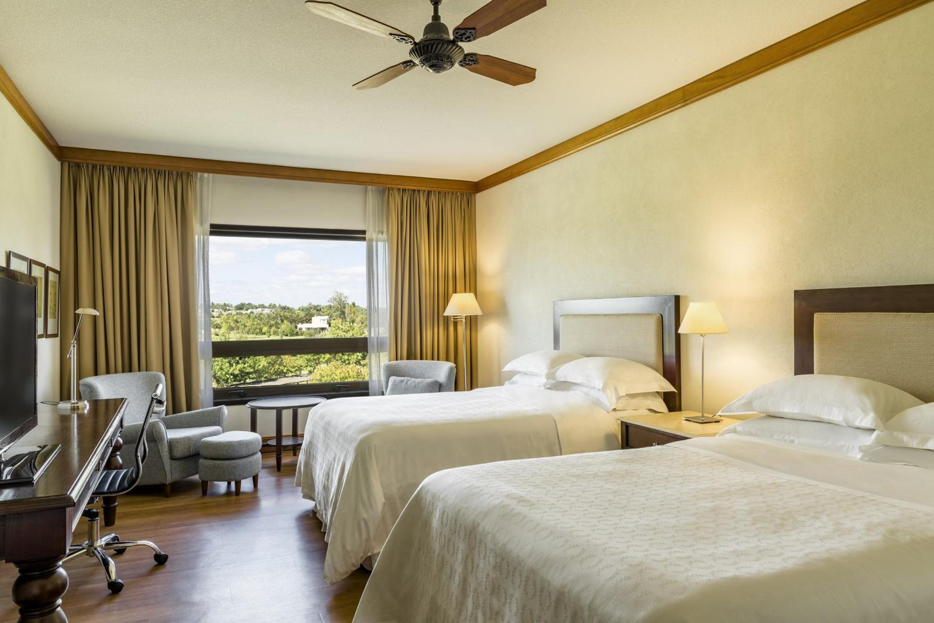 Golf View, Guest room, 2 Twin/Single Bed(s) - Photo 1