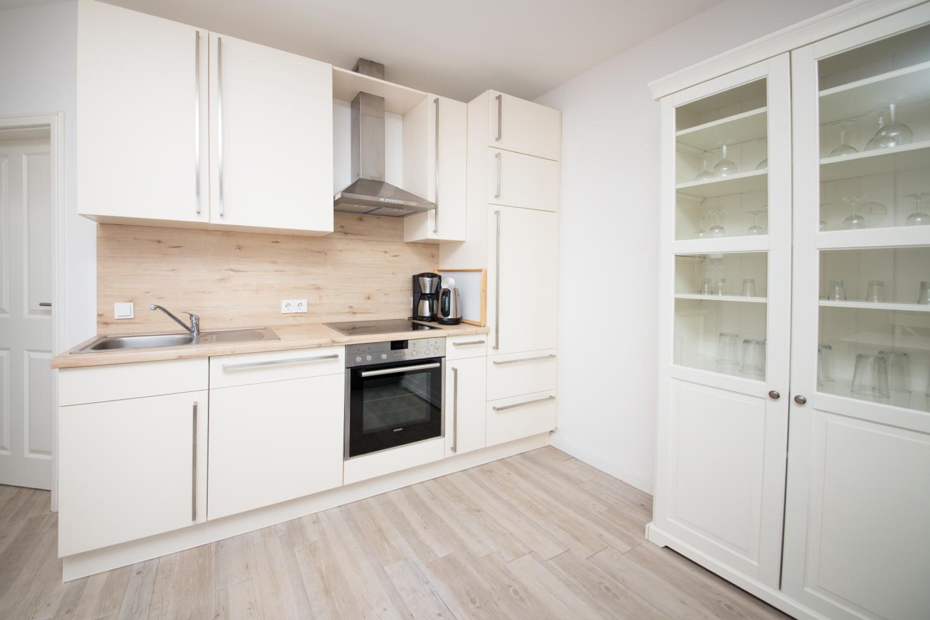 One-Bedroom Apartment with Sea View photo 3