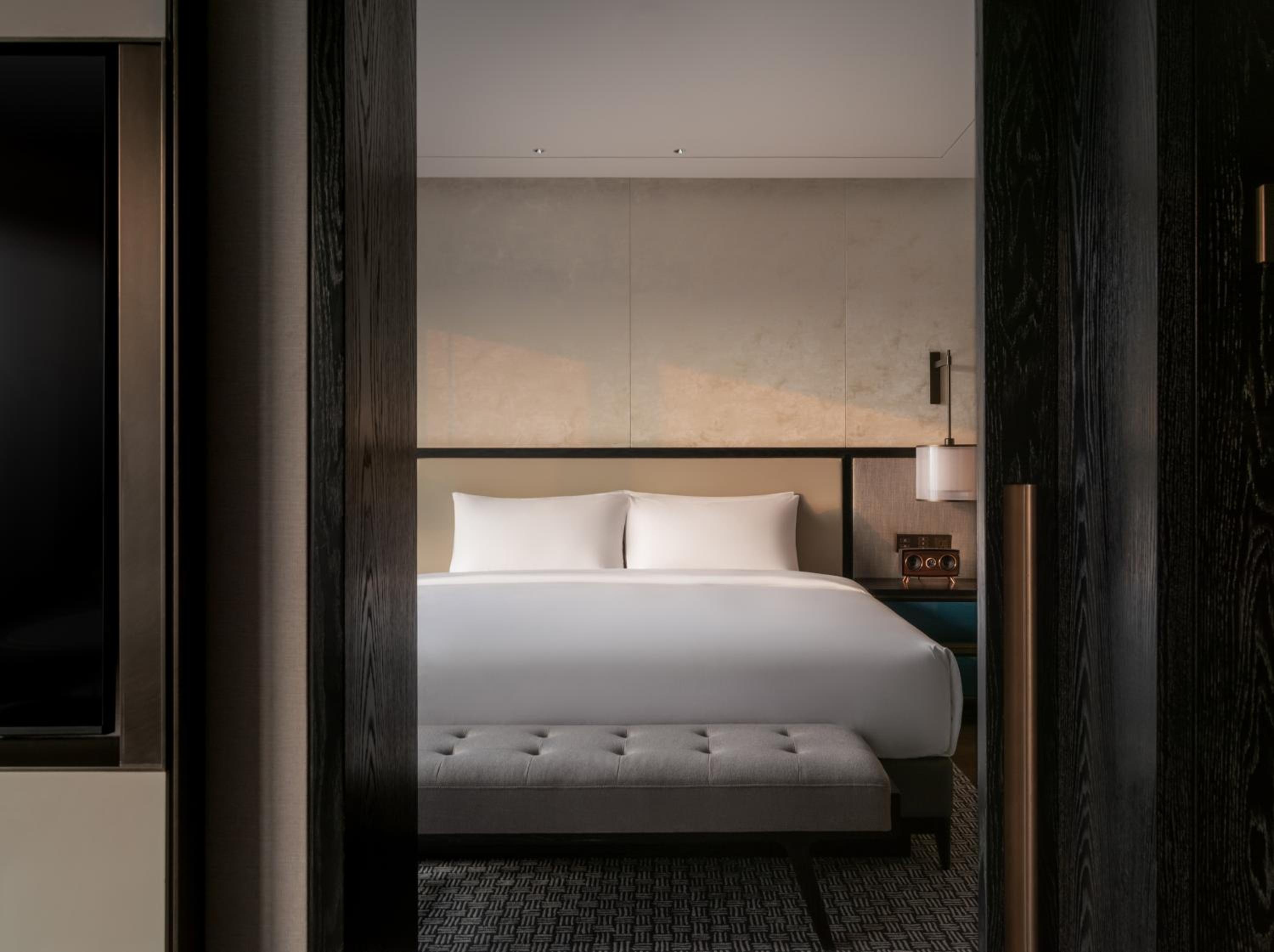 Bed & Sleeping Area
