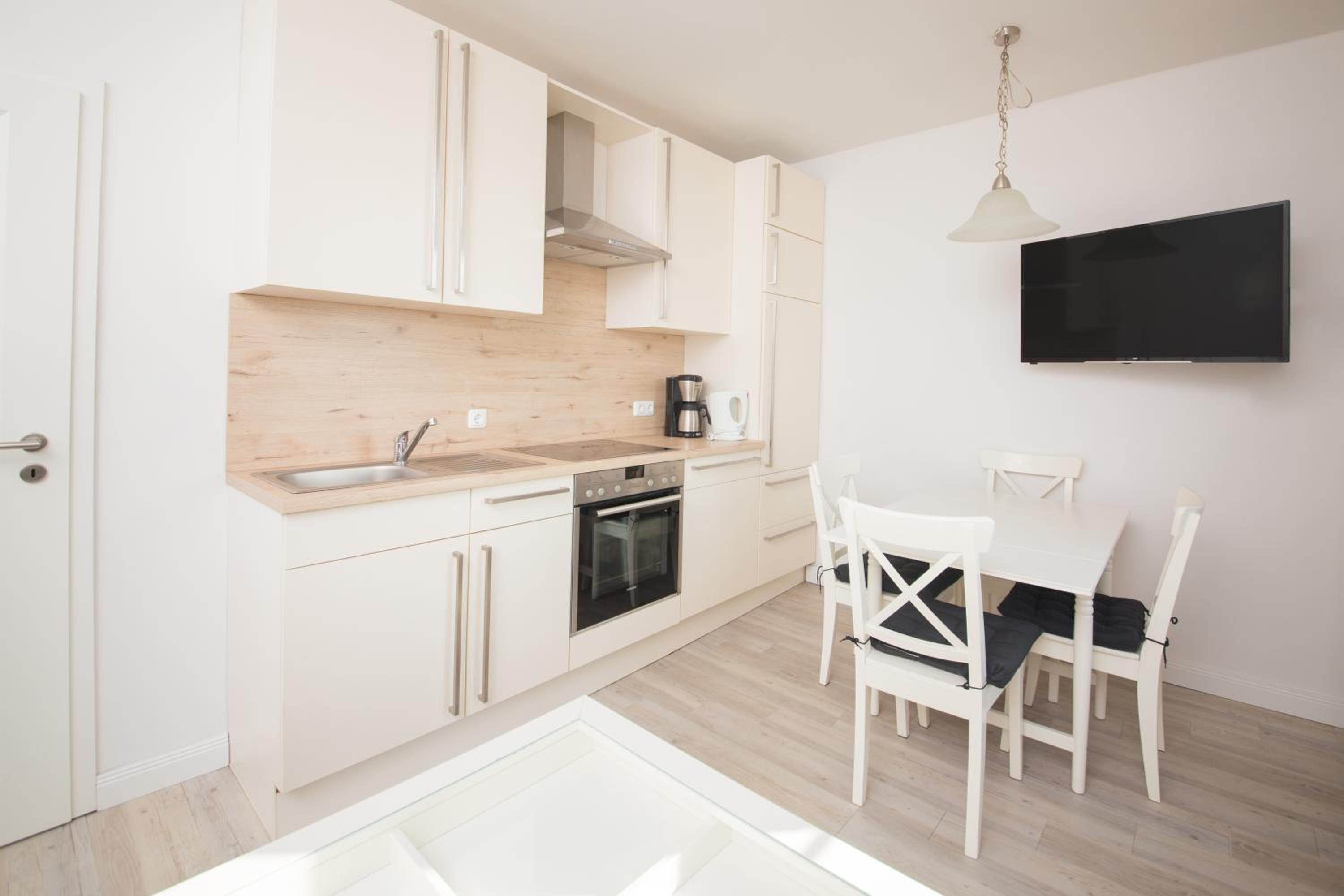 One-Bedroom Apartment with Sea View photo 3