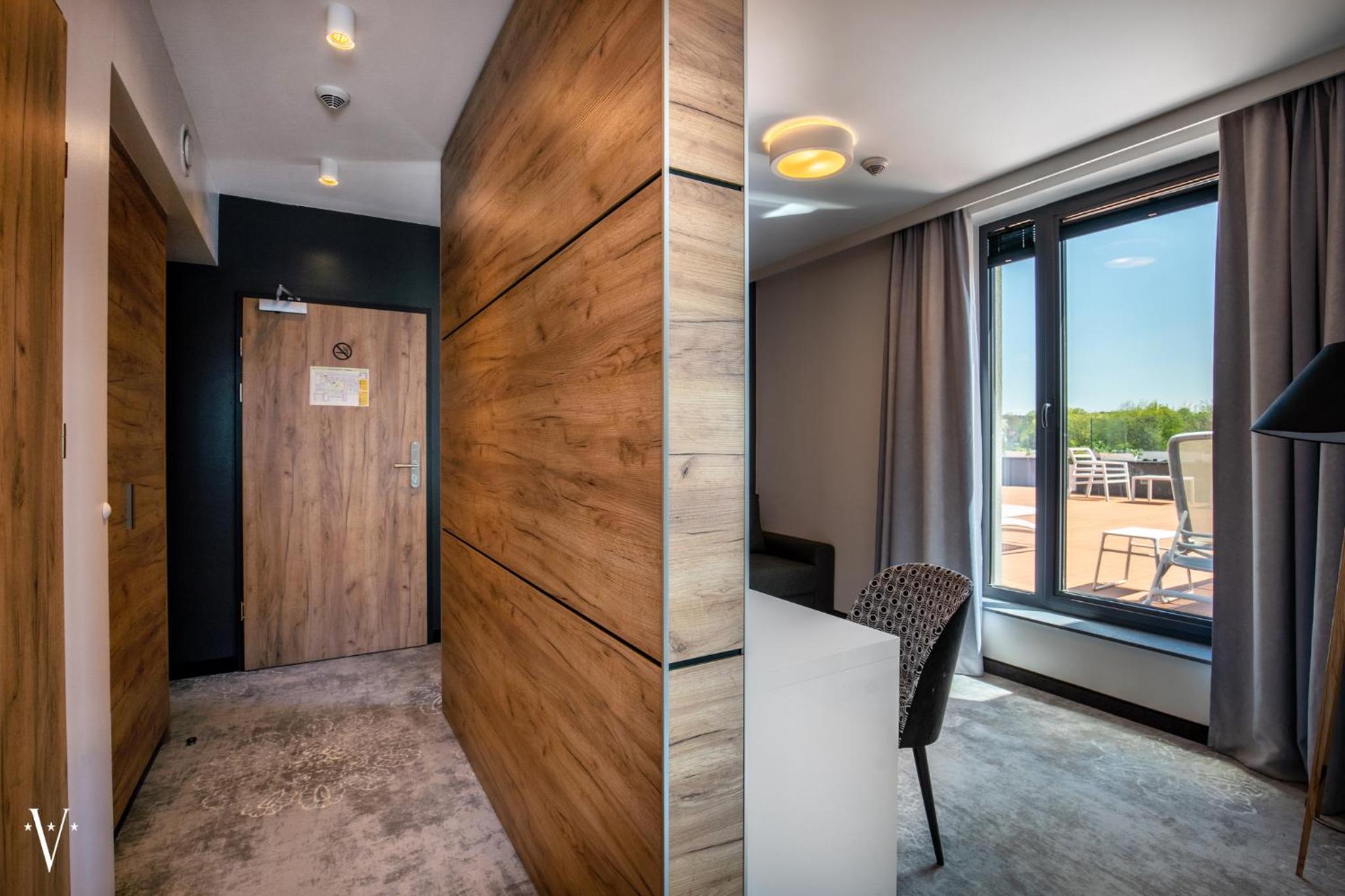 Suite - Photo 6