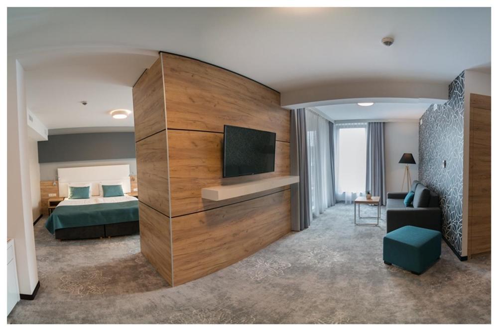 Suite - Photo 3
