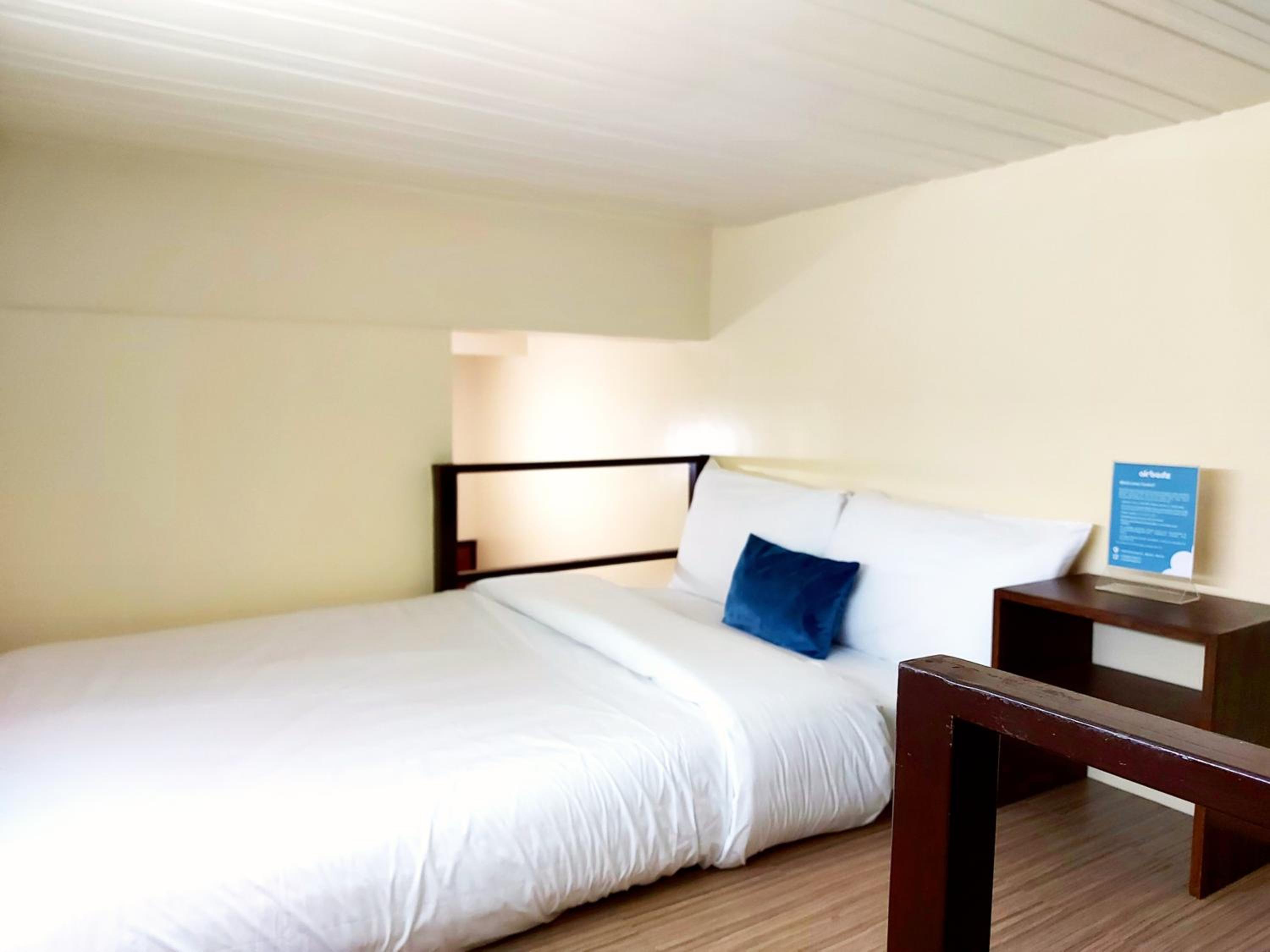 Loft - Photo 1