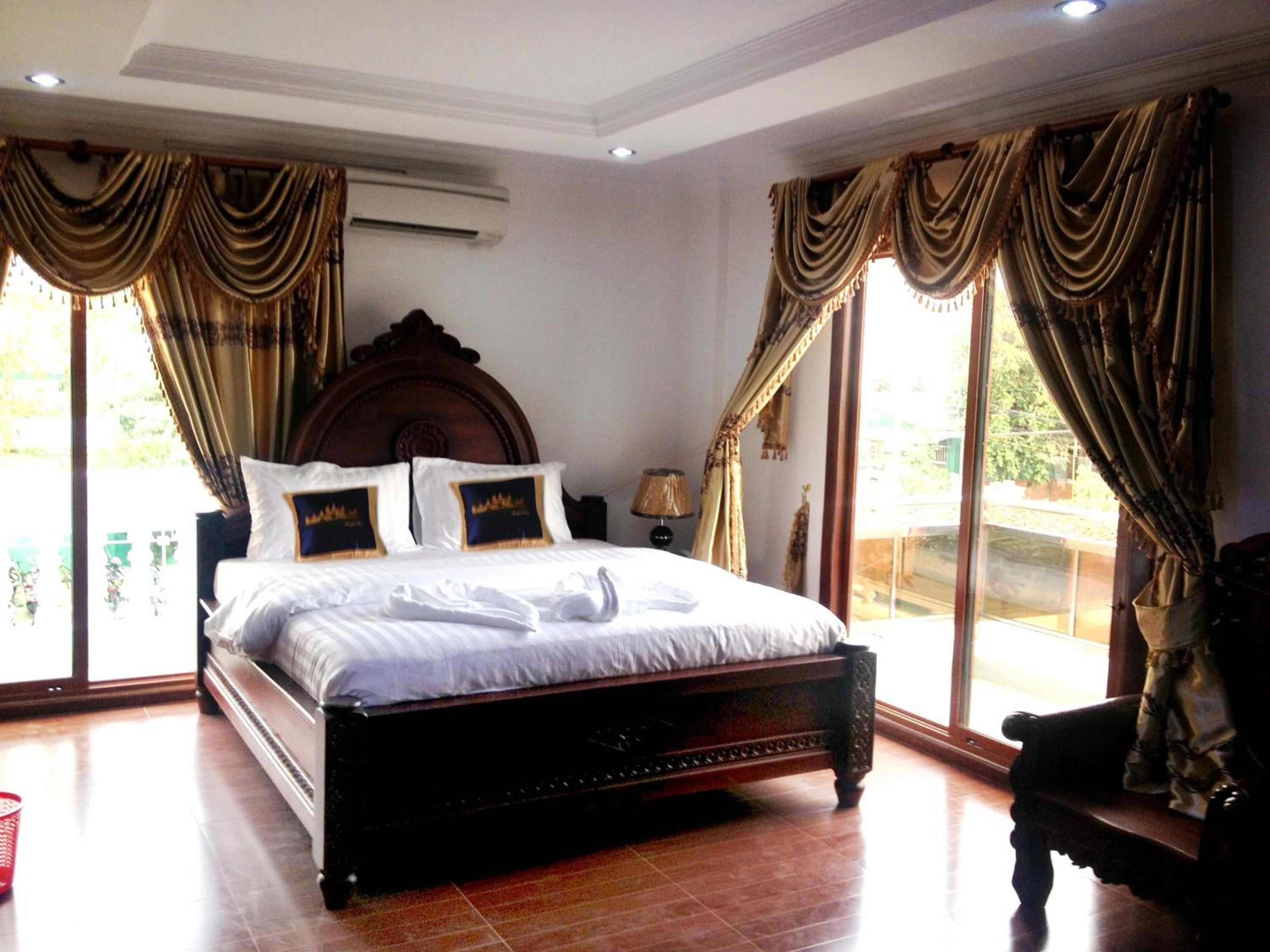 VIP Room with Balcony photo 2