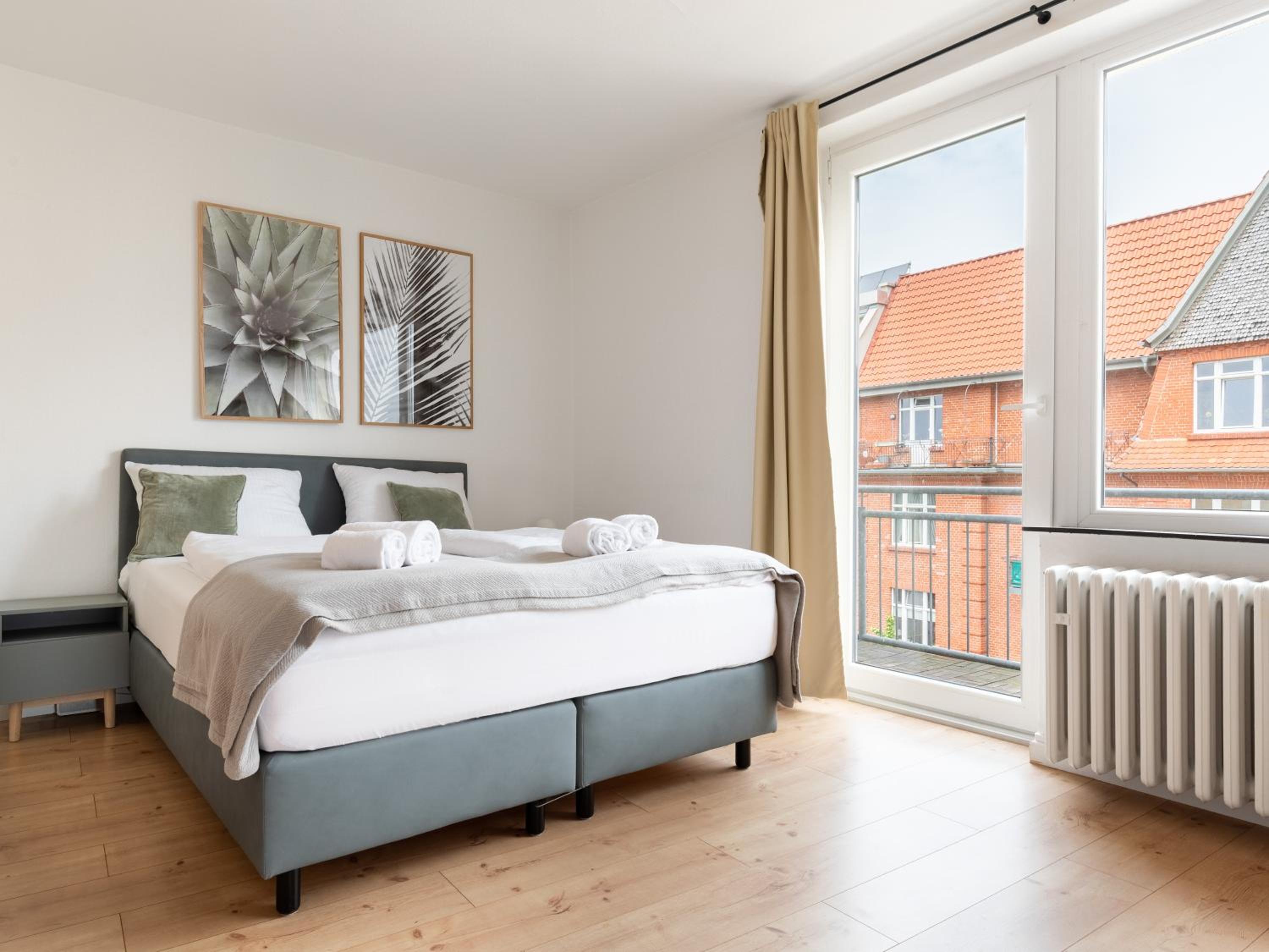 Suite with Balcony - Photo 6