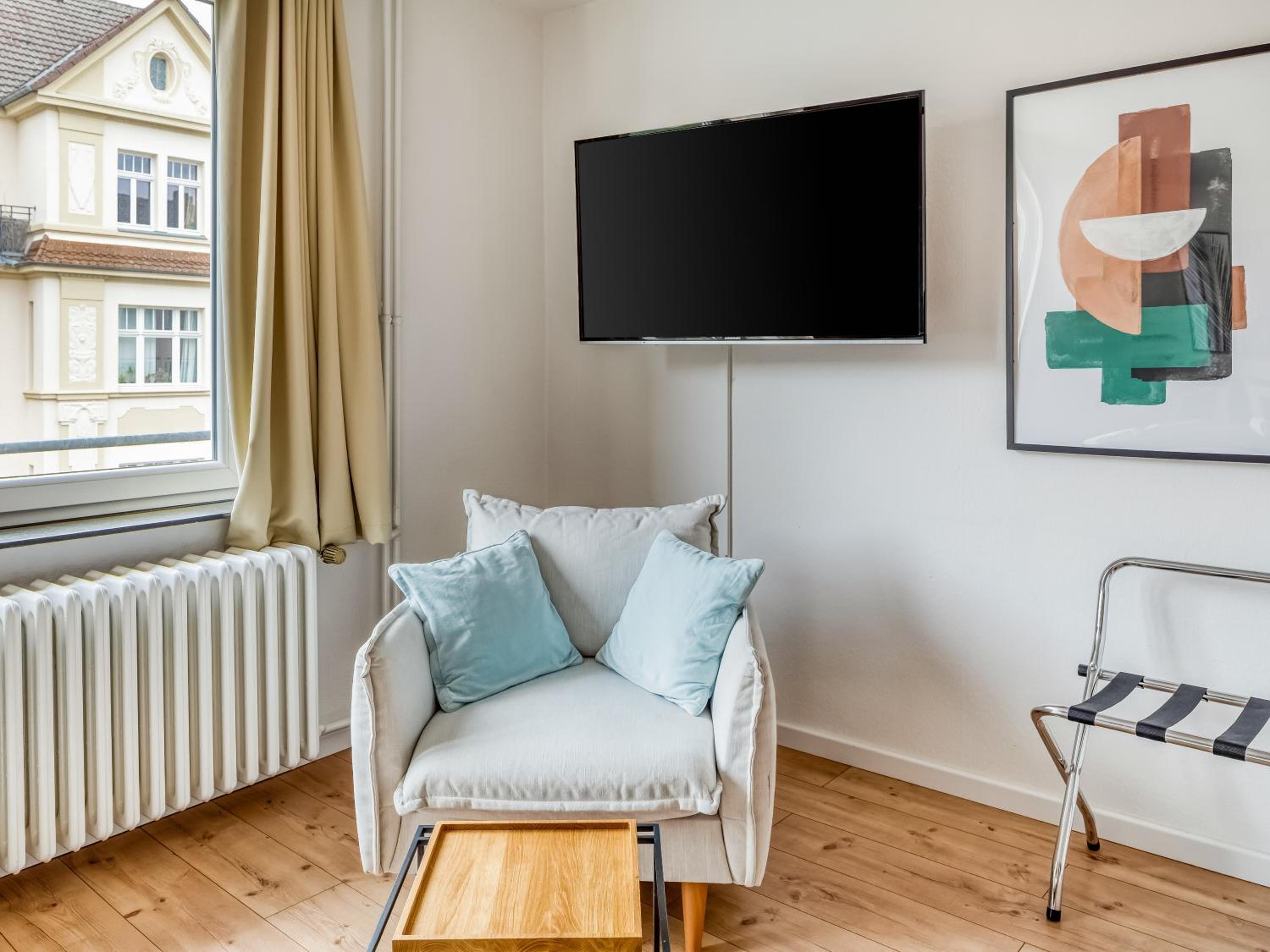 Suite with Balcony - Photo 16