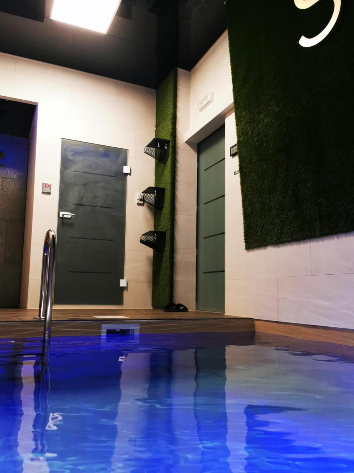 One-Bedroom Apartment - Photo 22