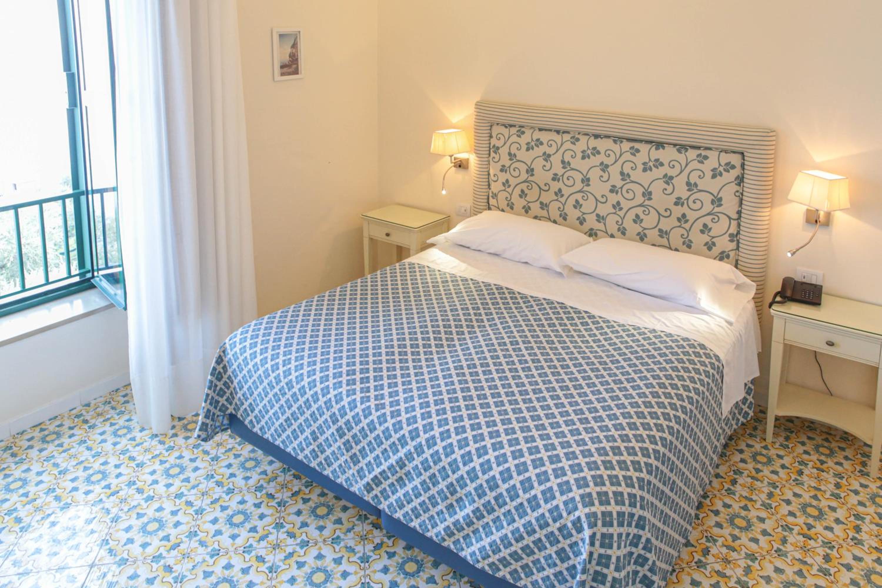 Double or Twin Room with Sea View