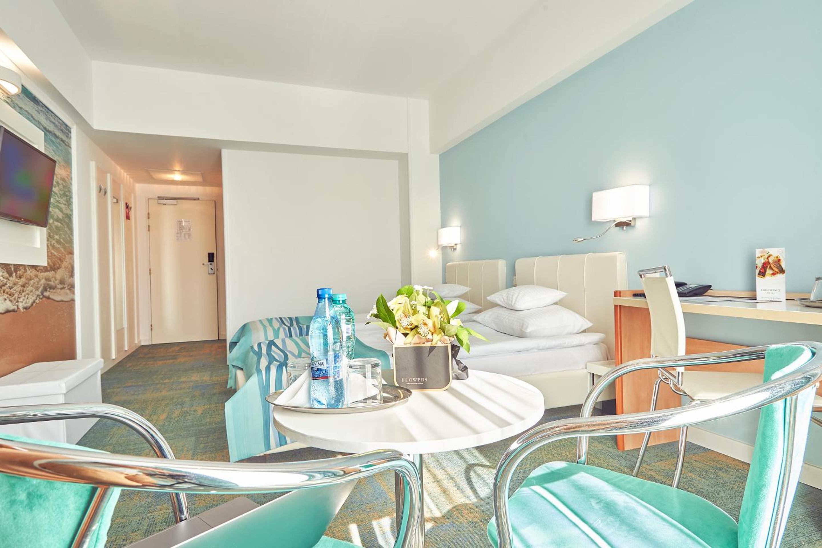 Standard Twin Room - Photo 1
