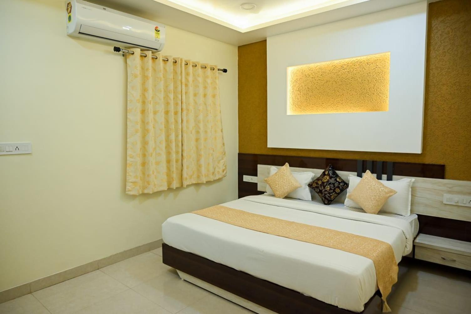 Deluxe Room - Photo 5