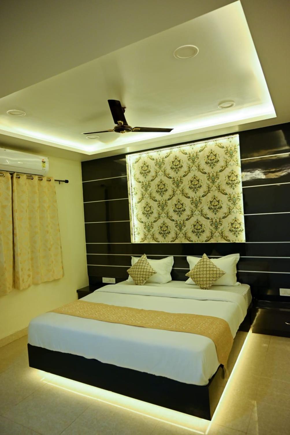Deluxe Room - Photo 3