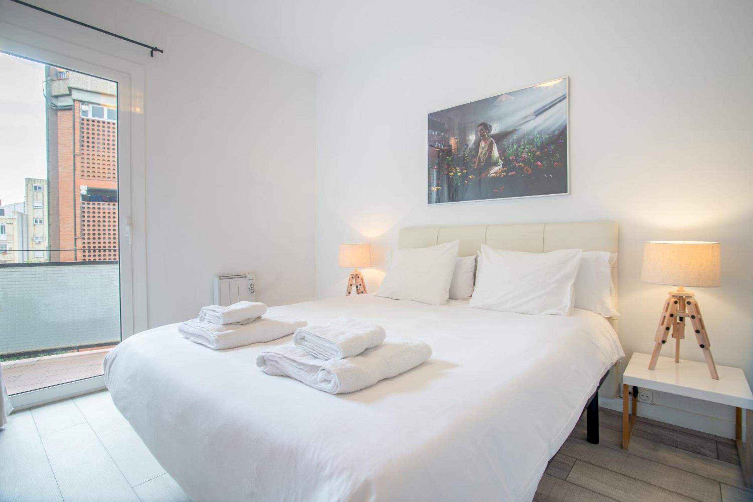 Apartamento con Balcón G43