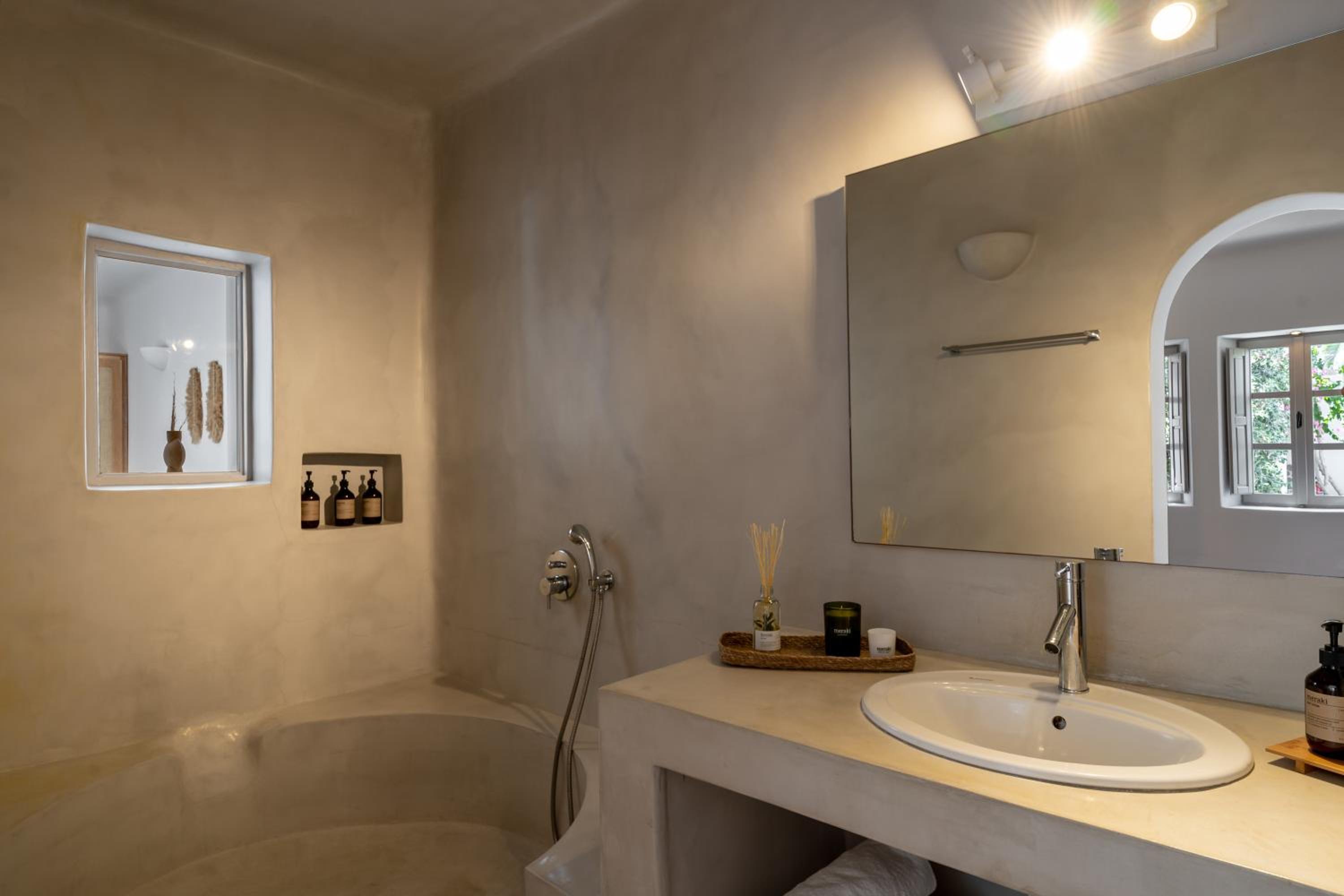 Honeymoon Suite with Private Plunge Pool - Photo 15