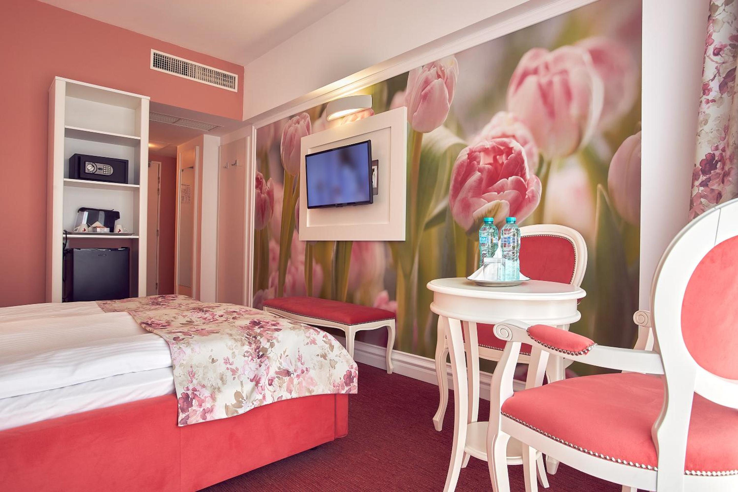Deluxe Double Room with partial Sea View - Photo 6