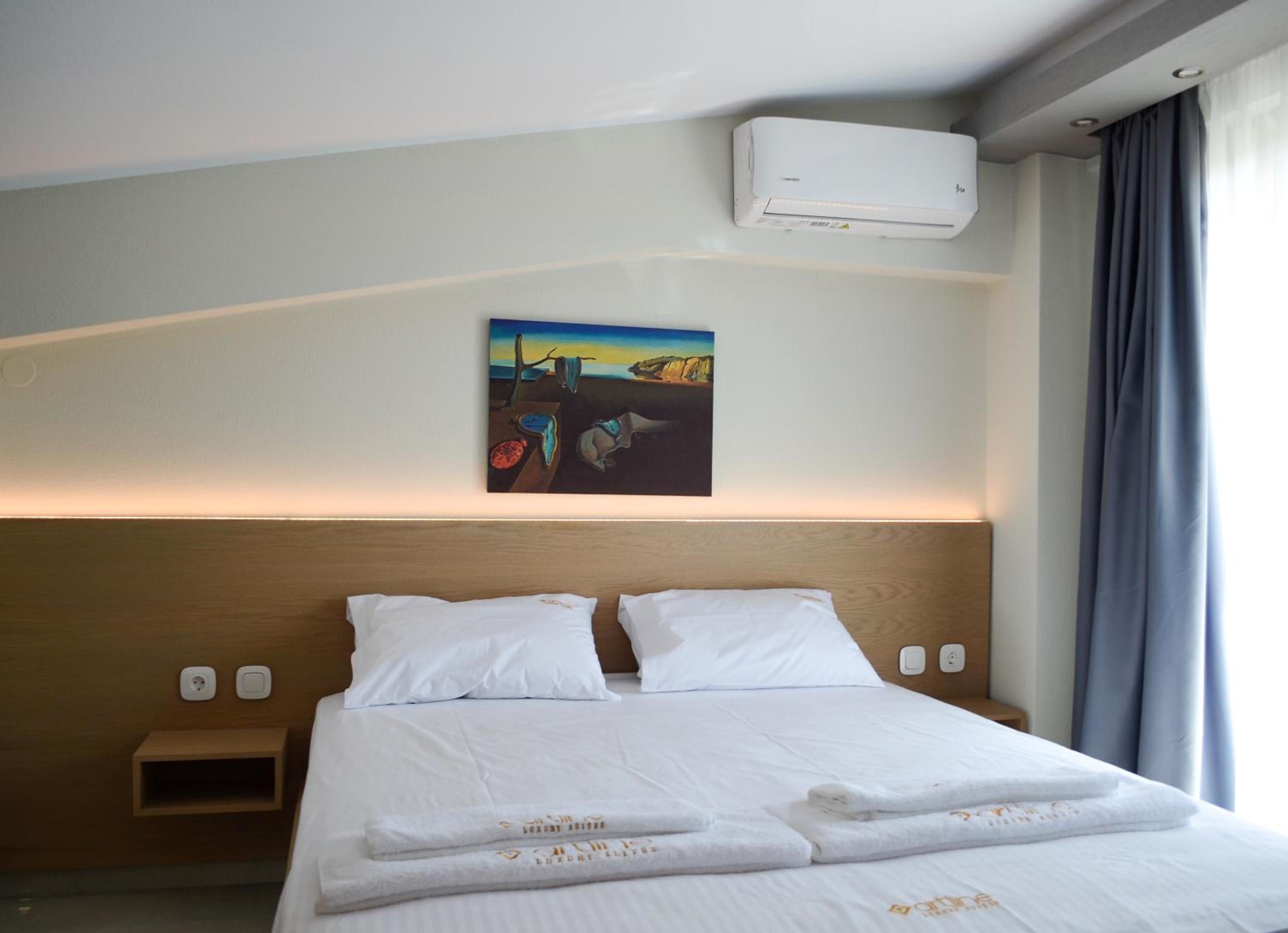One-Bedroom House photo 1