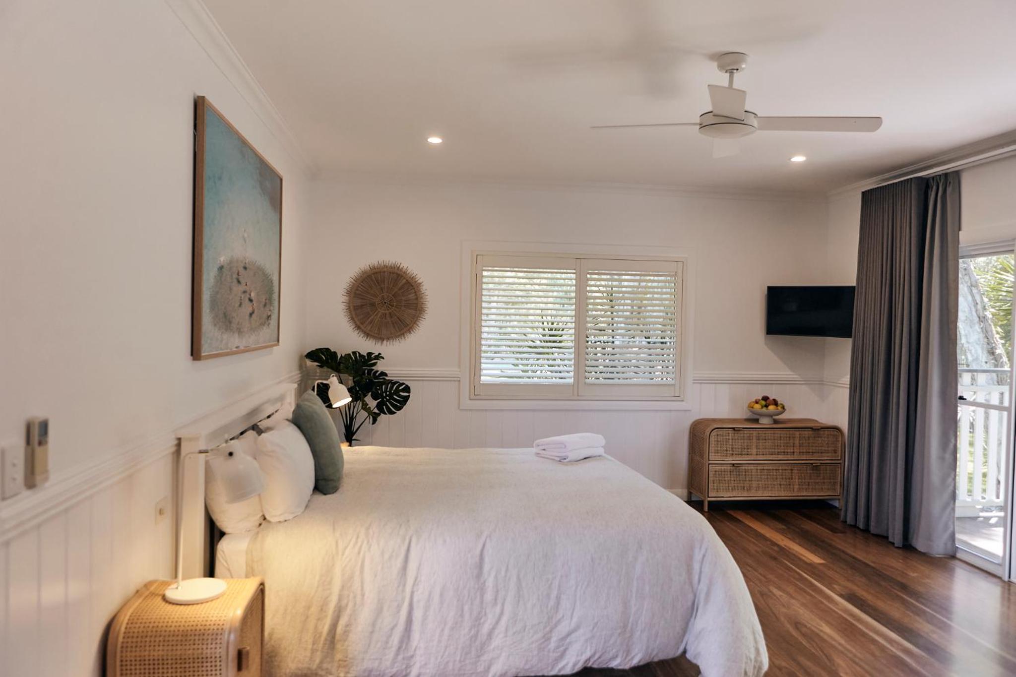 2 Coast King Suite photo 1