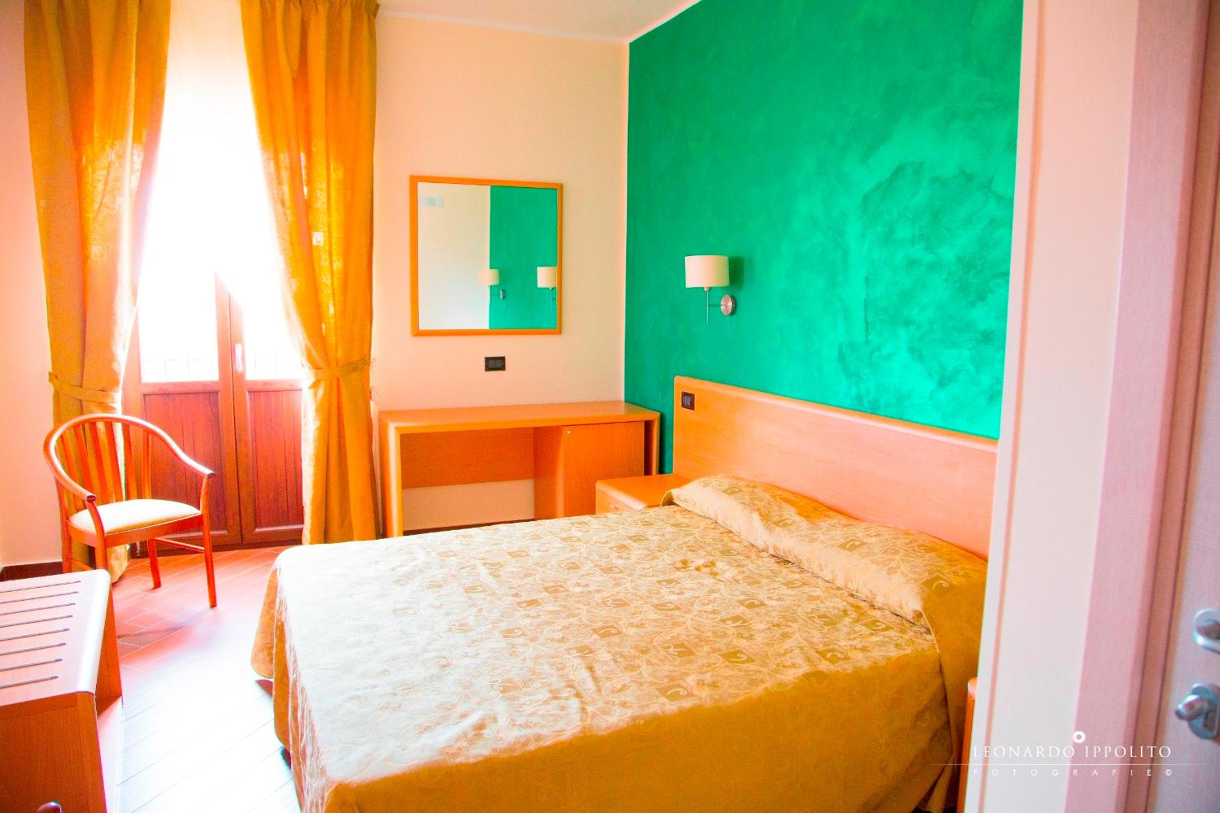 Double Room - Photo 3