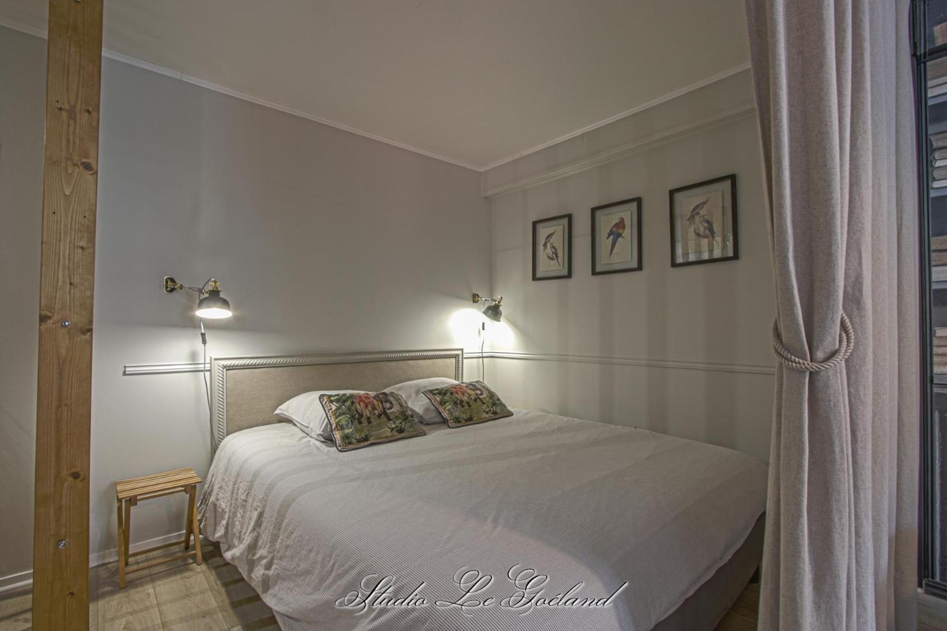 Deluxe King Studio - Photo 3