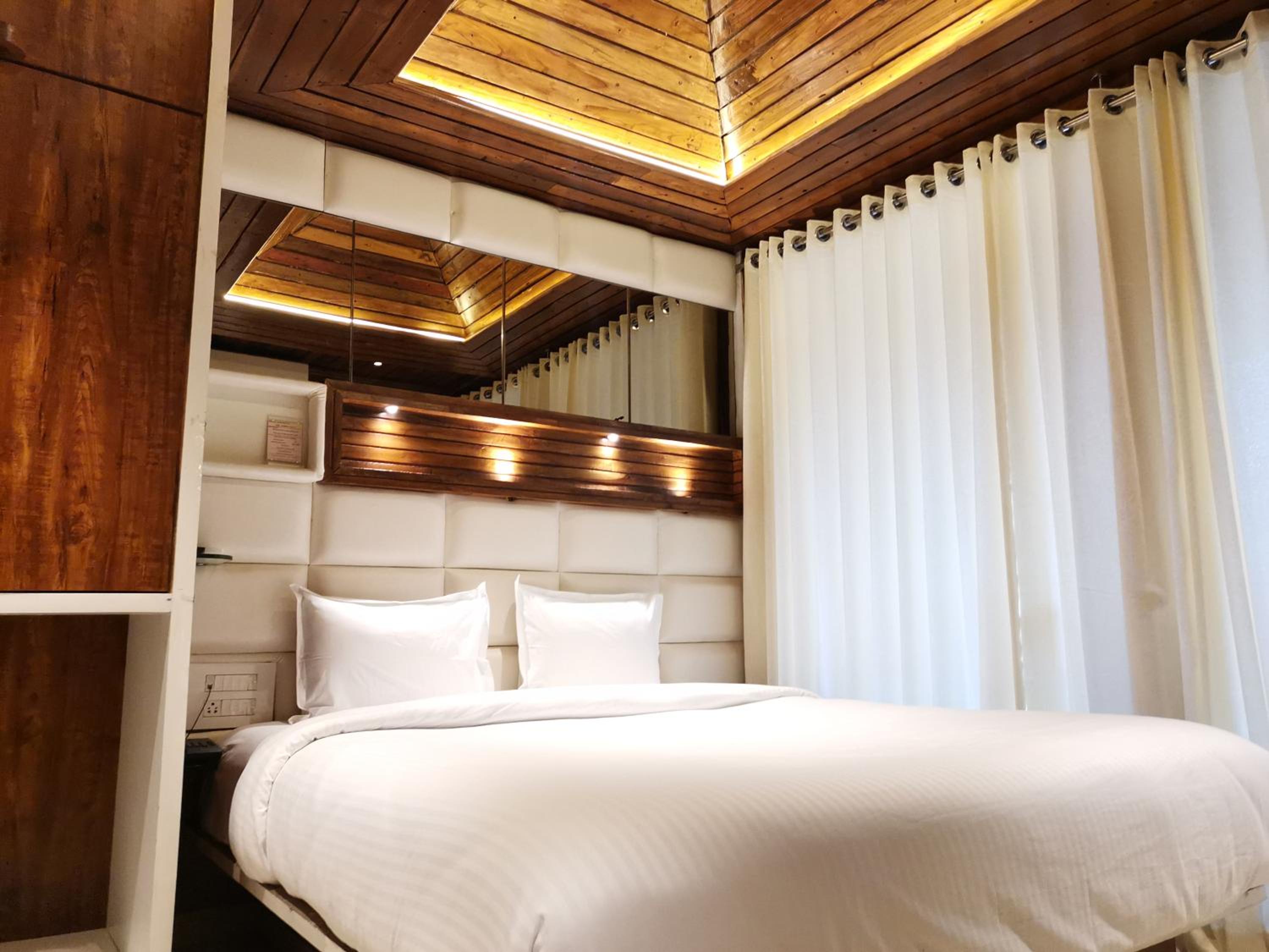 Deluxe room With balcony - Photo 24