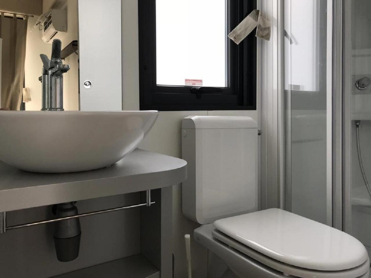 Deluxe MobileHome (6 adults) photo 3