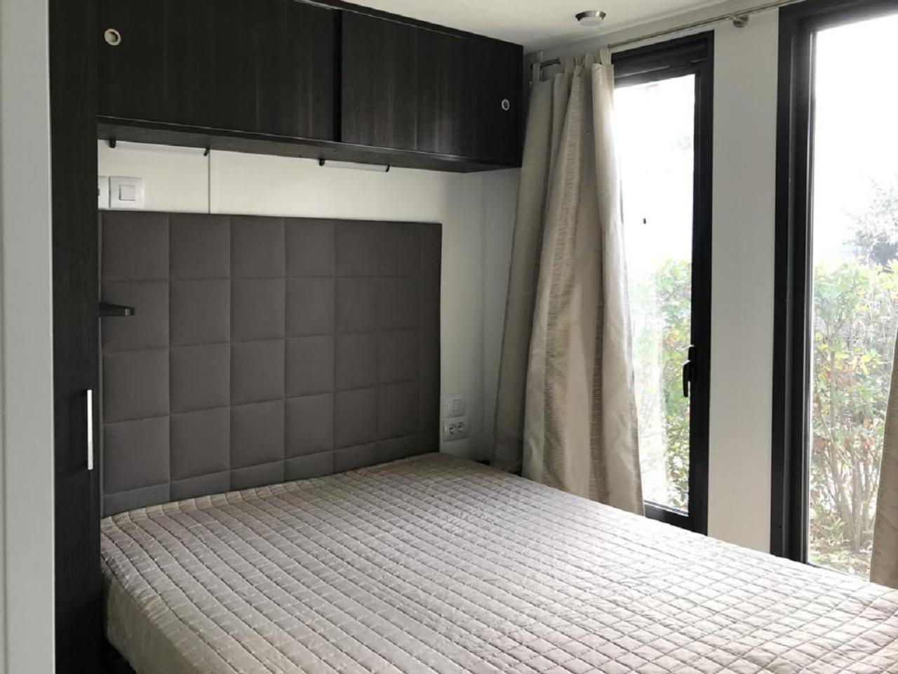 Deluxe MobileHome (6 adults) photo 1