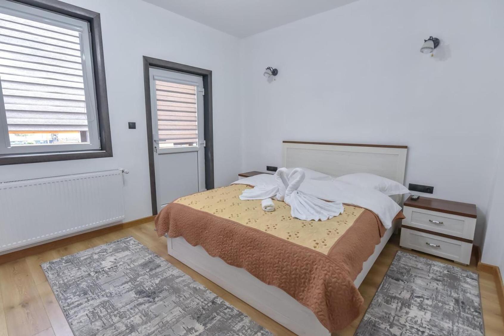Double Room with Garden View - Photo 10