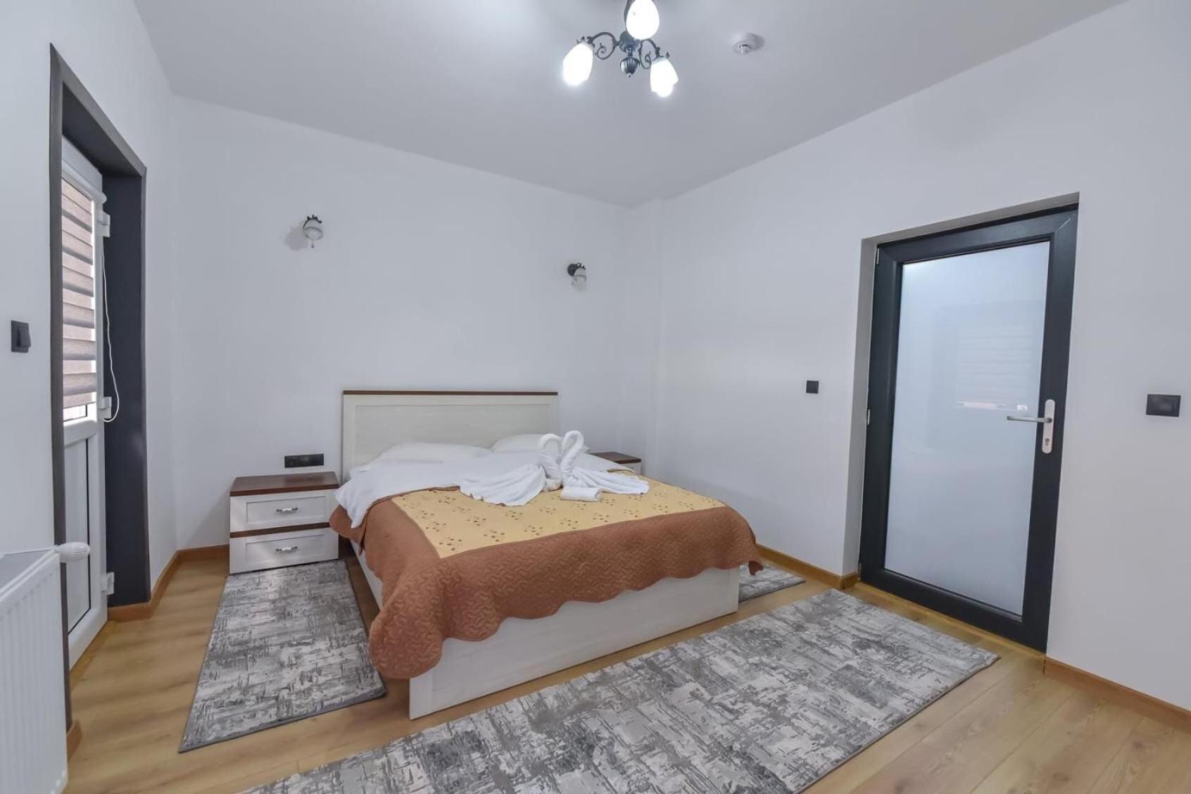 Double Room with Garden View - Photo 9