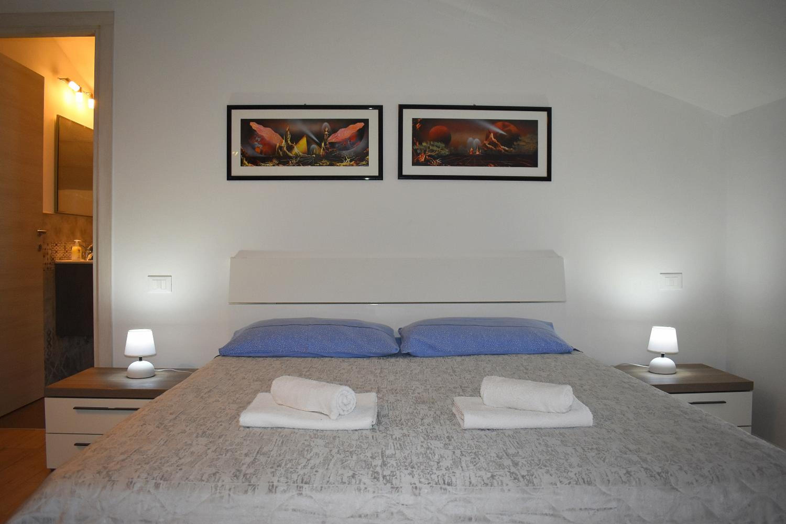 One-Bedroom House - Photo 13