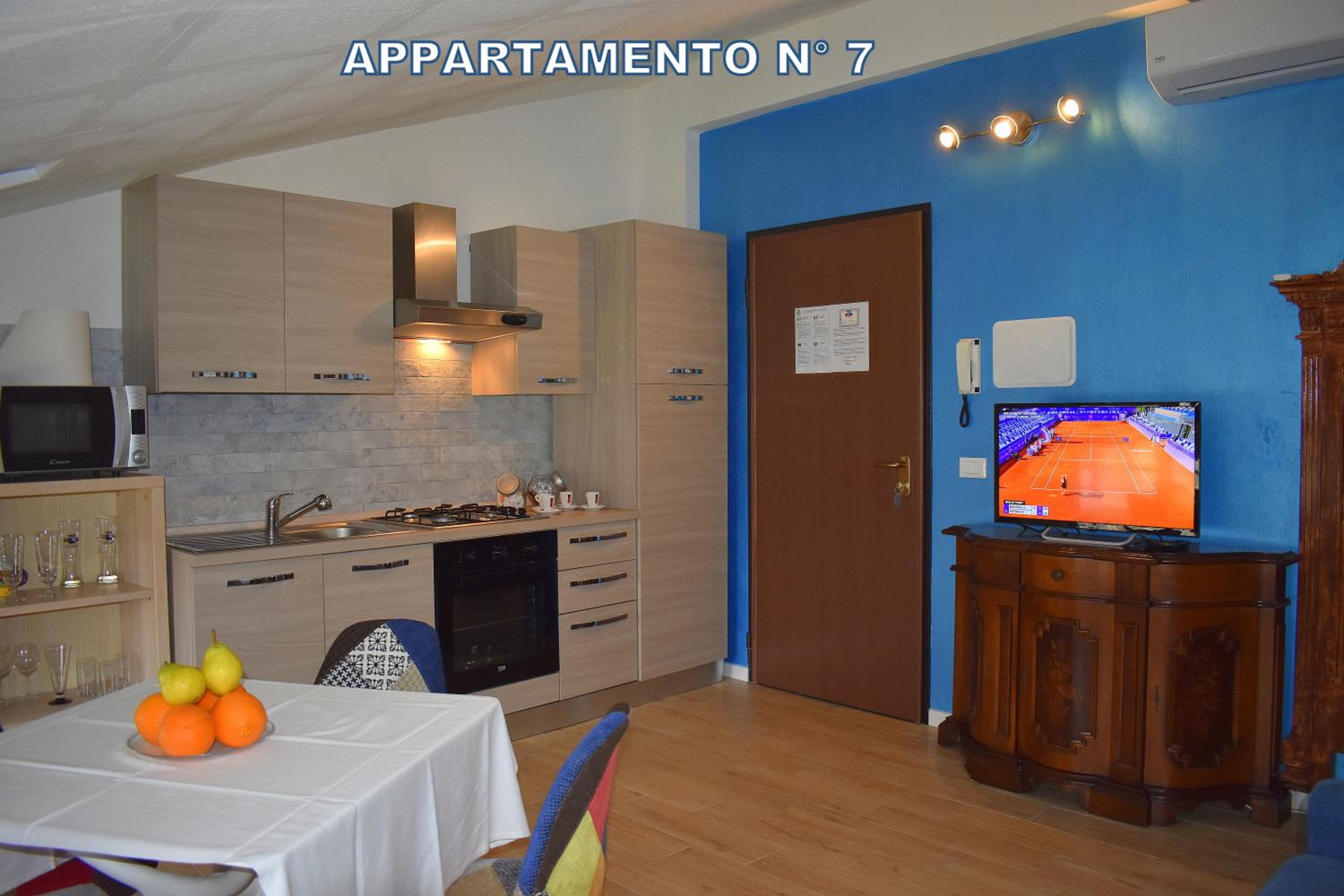 One-Bedroom House - Photo 11
