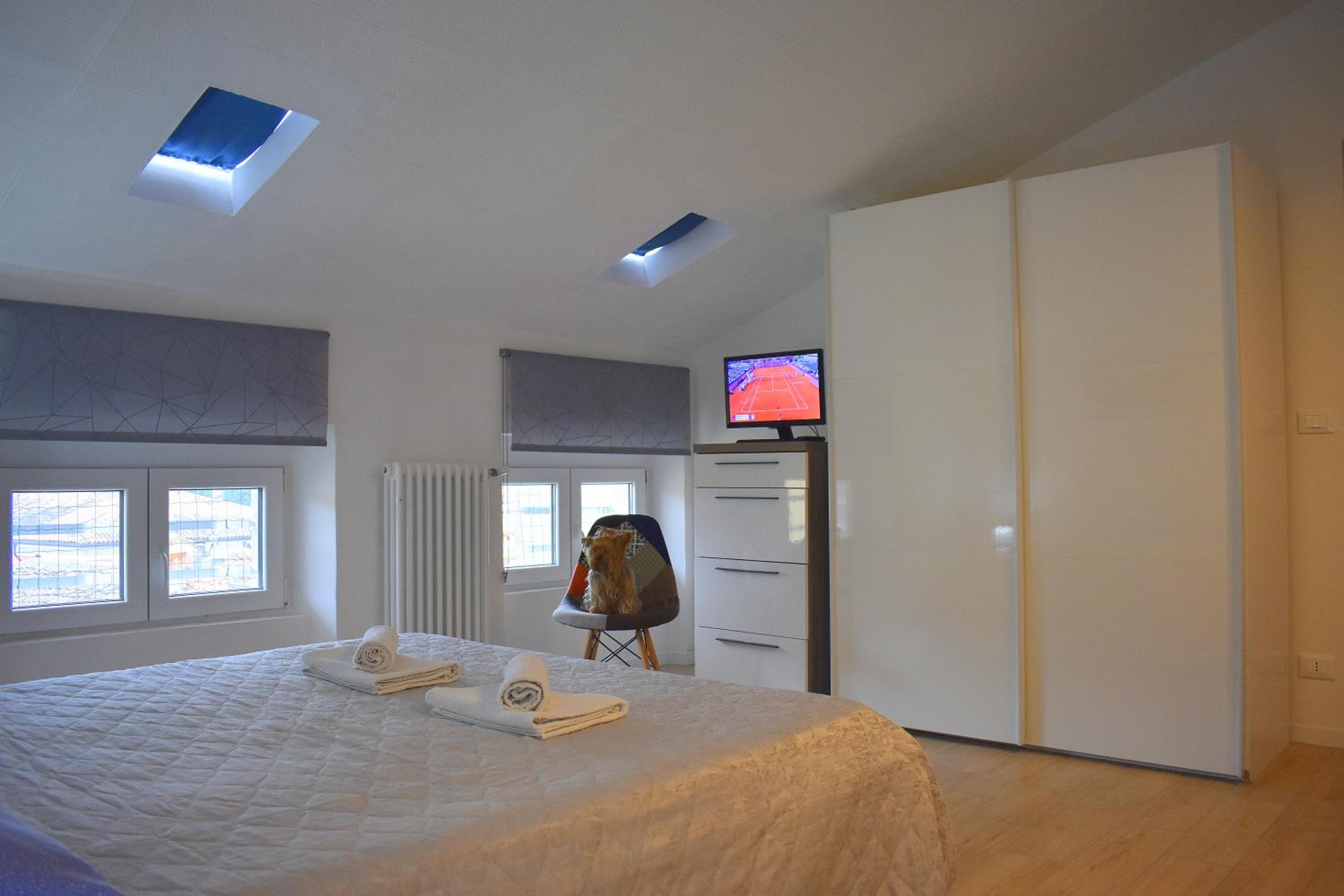 One-Bedroom House - Photo 20