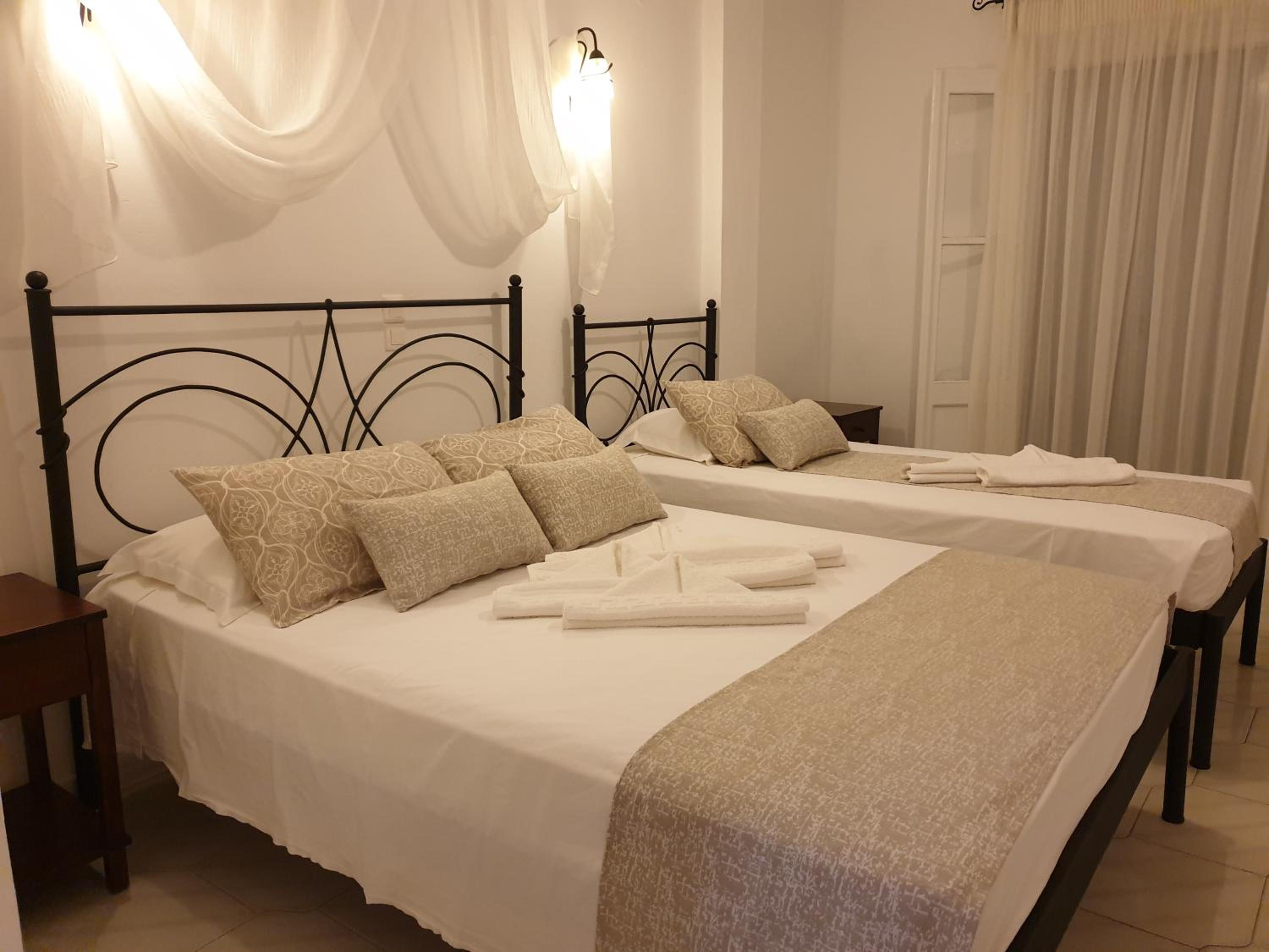 Double Room with Extra Bed - Photo 5
