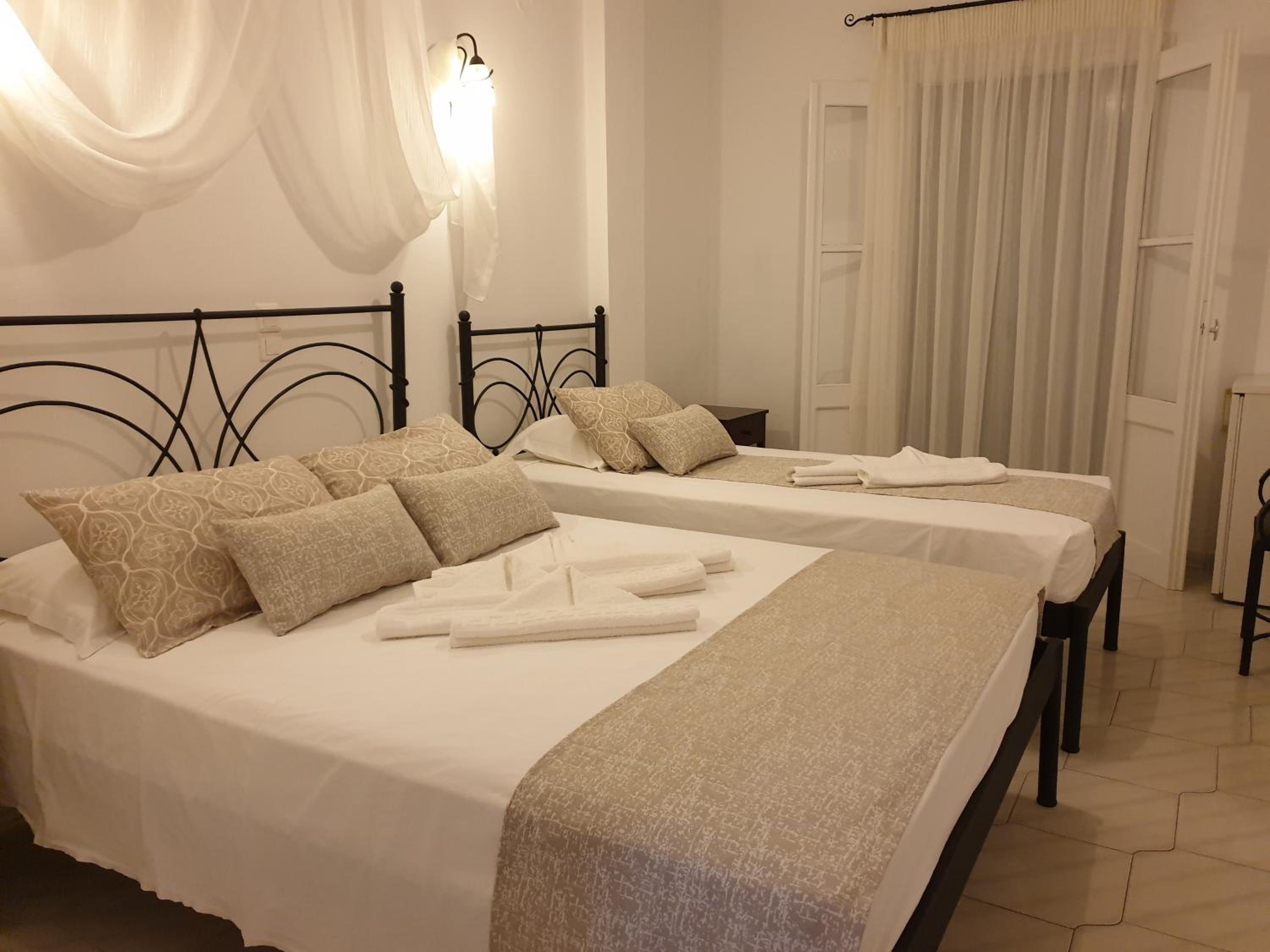 Double Room with Extra Bed - Photo 4