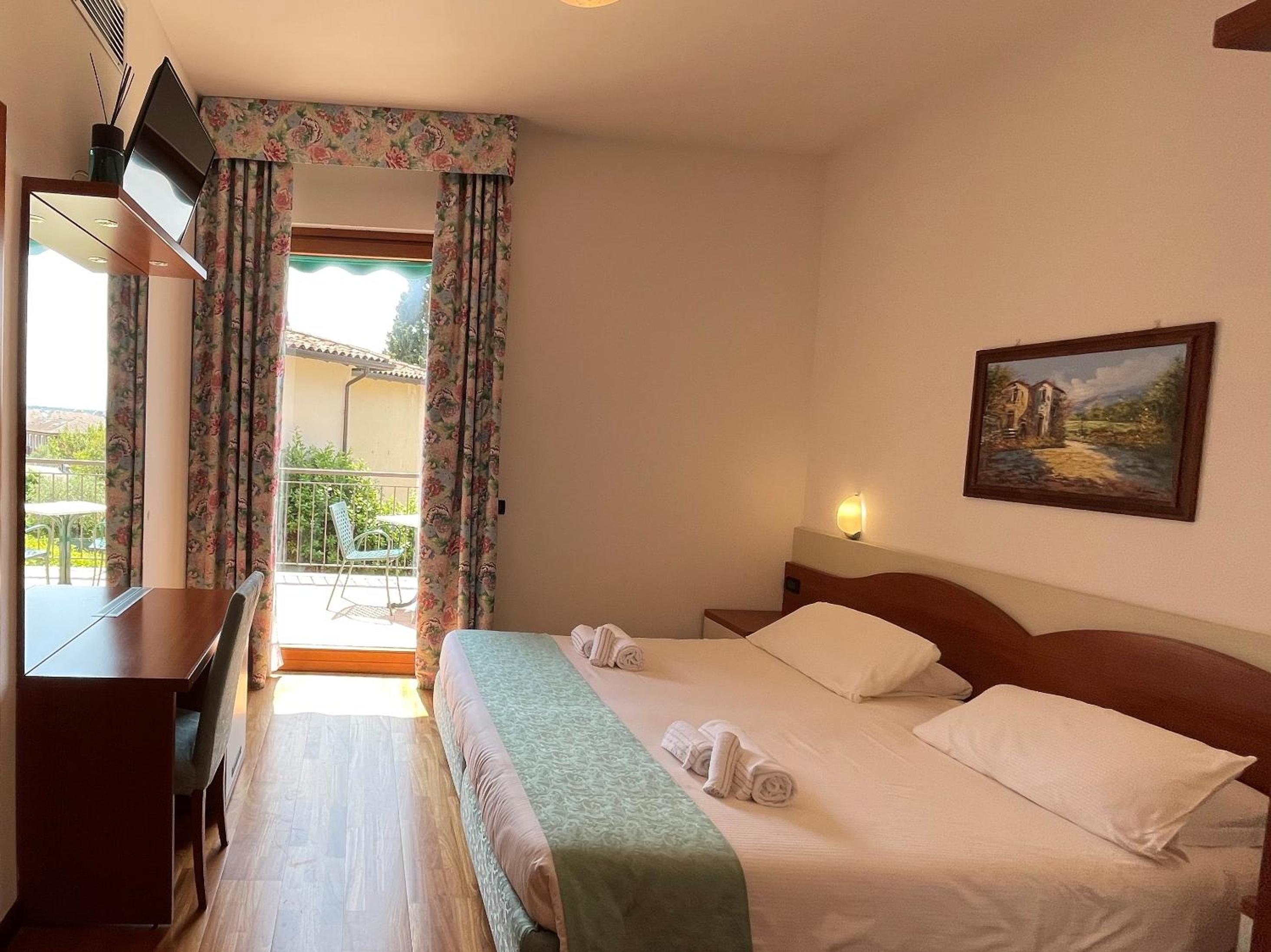 Double or Twin Room with Balcony and Lake View