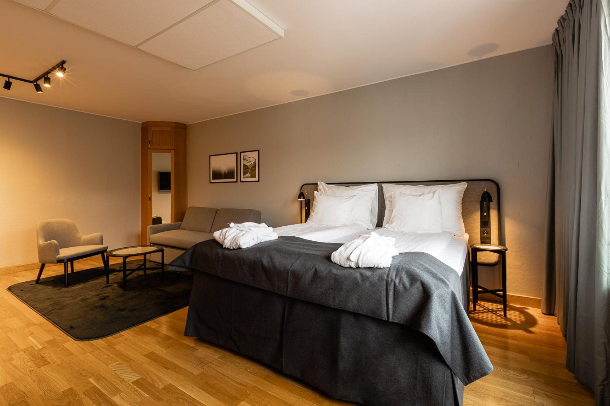 Deluxe Room - Photo 5
