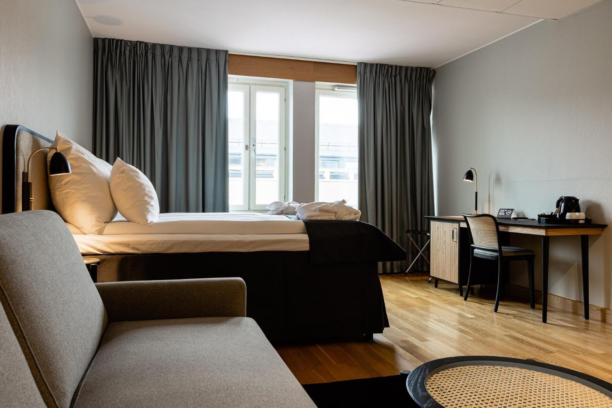 Deluxe Room - Photo 6