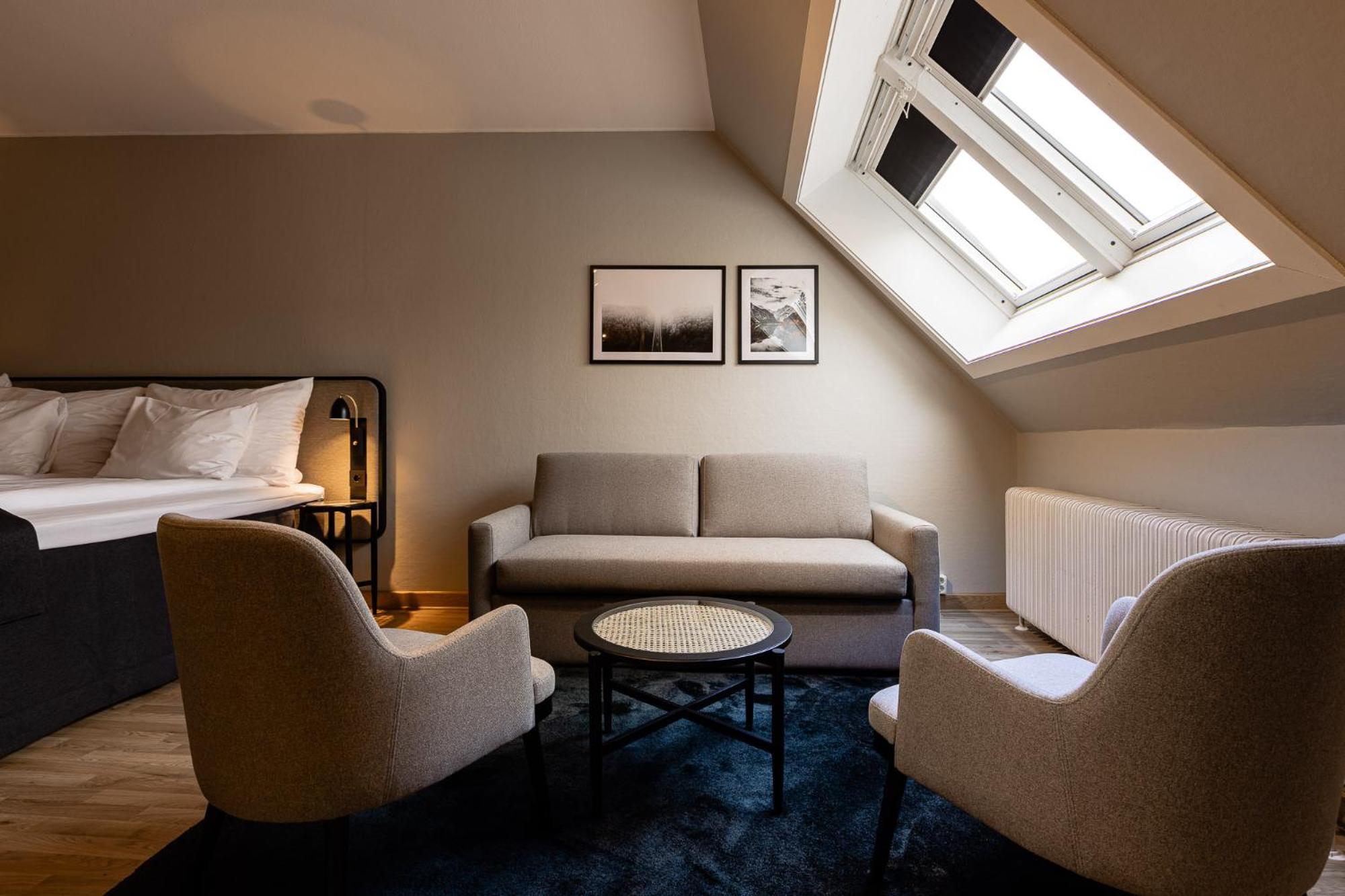 Deluxe Room - Photo 2