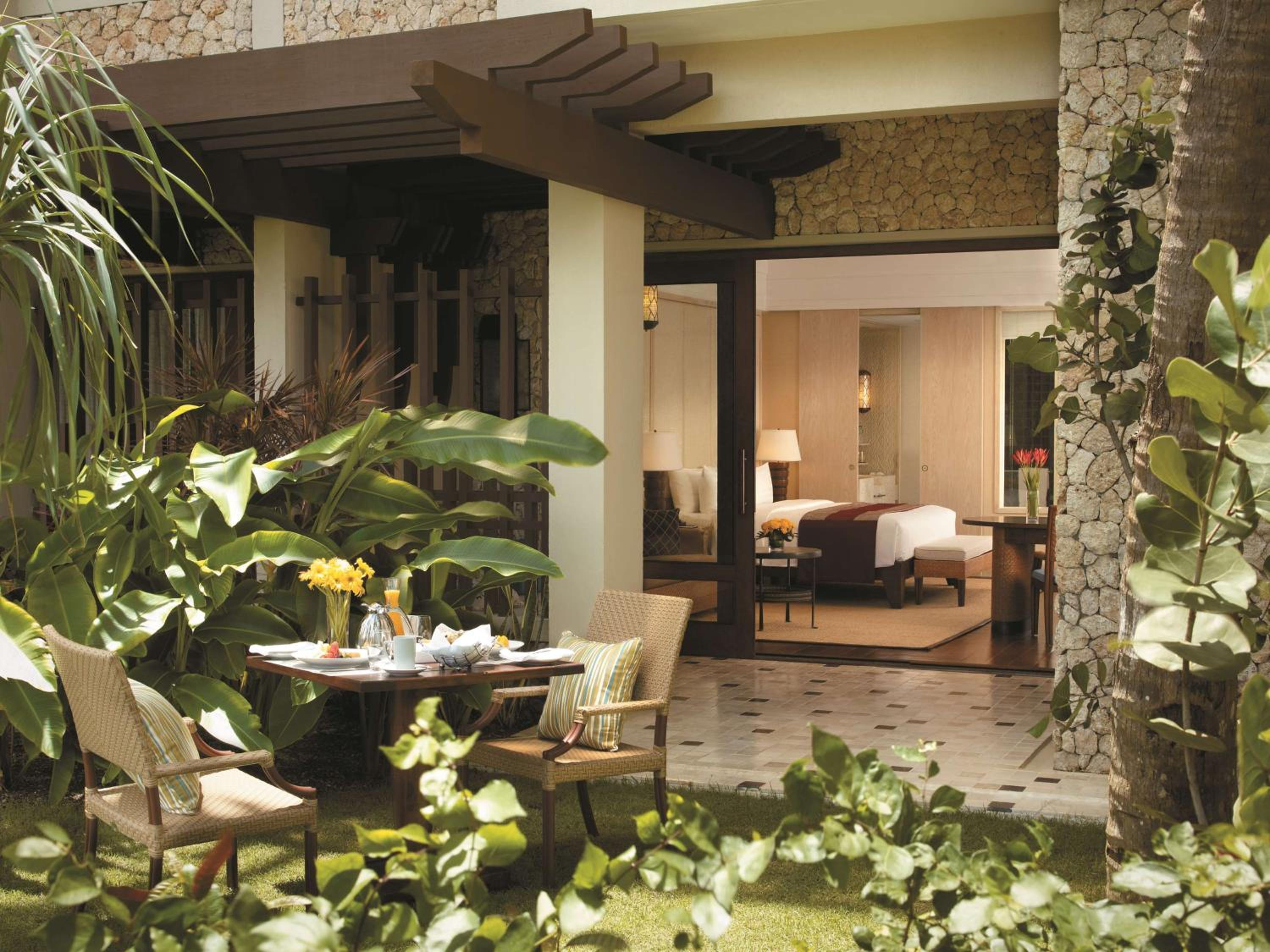 Deluxe King Room with Free Roundtrip Caticlan Airport Transfers - Photo 7