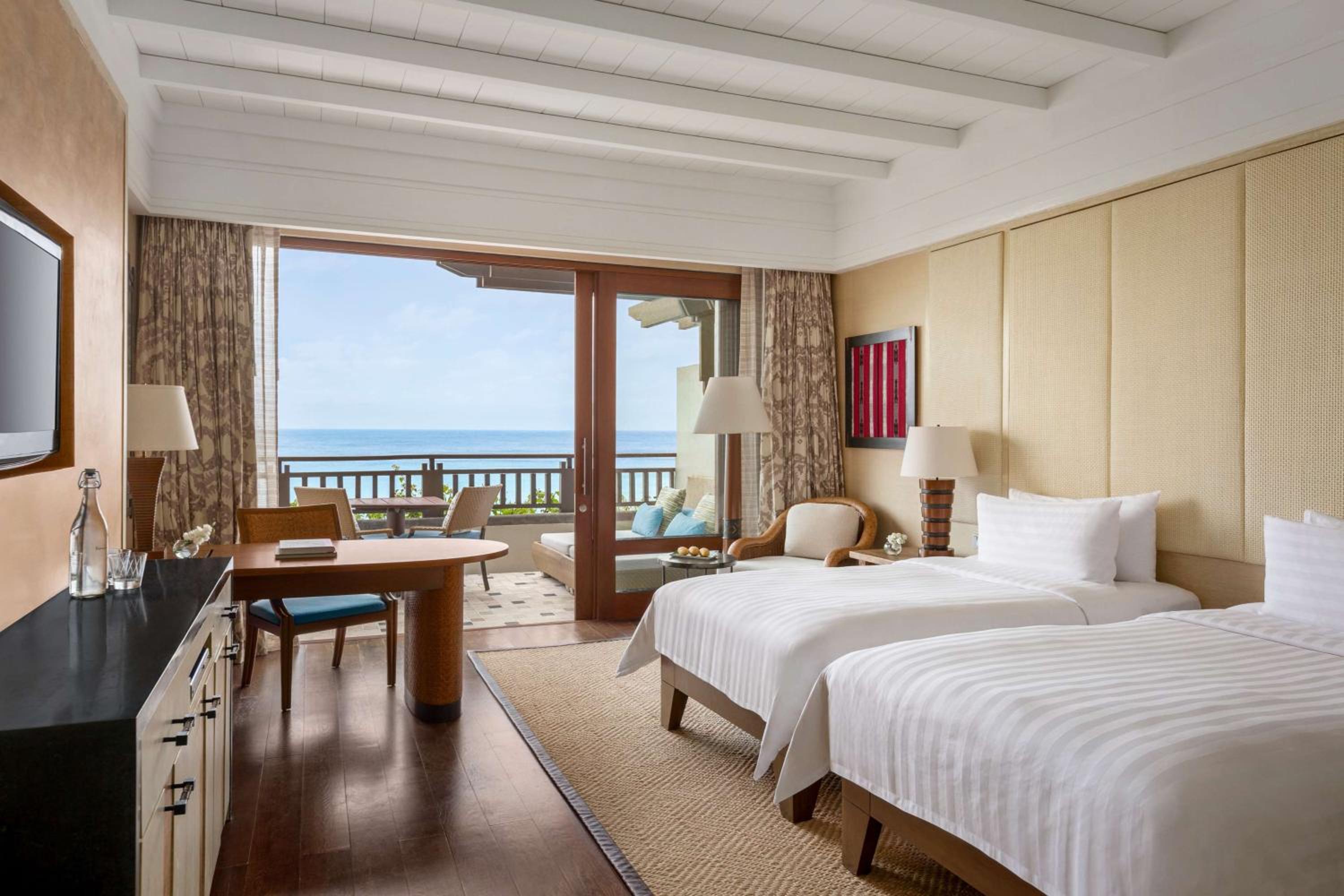 Premier Seaview Twin Room with Free Roundtrip Caticlan Airport Transfers - Photo 1